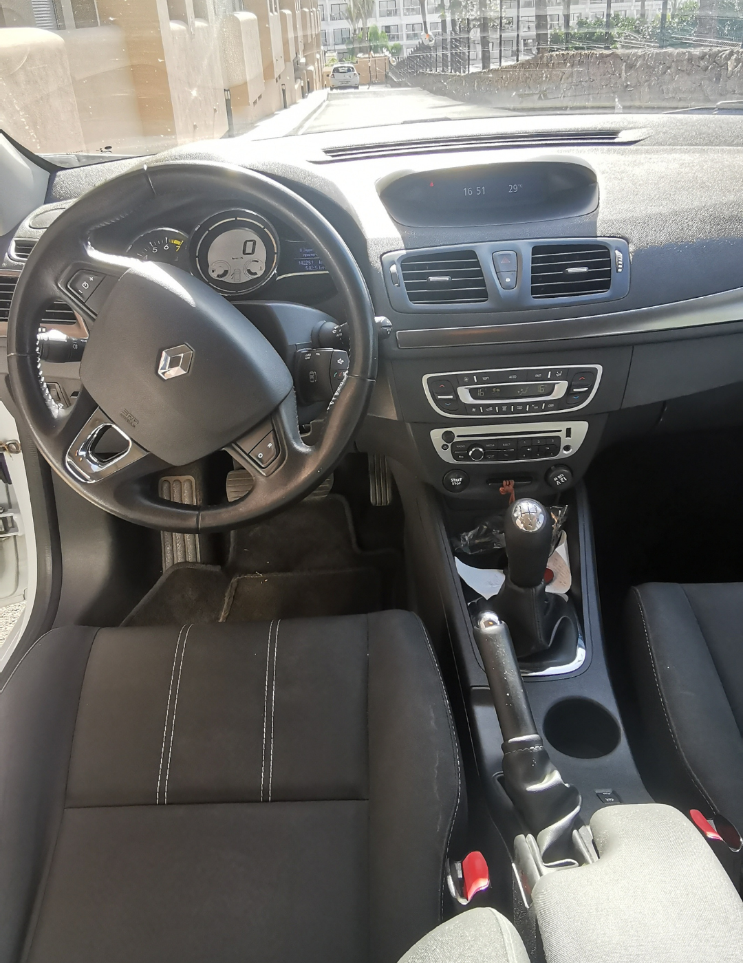 Renault Megane segunda mano, año de fabricación - 2013, color blanco, precio 6200€ | foto-9