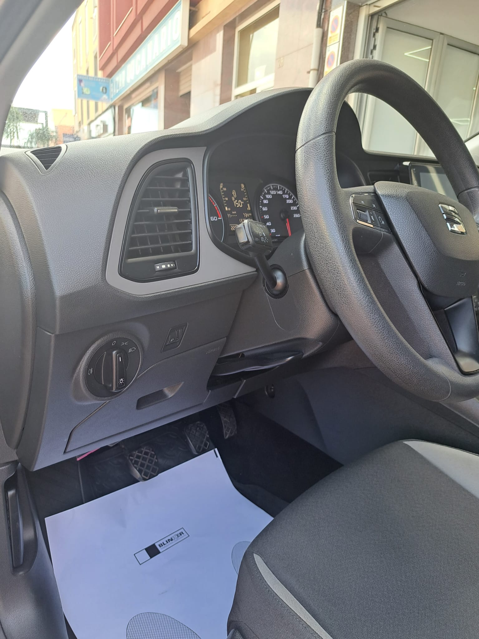 SEAT Leon segunda mano, año de fabricación - 2014, color plateado, precio 11490€ | foto-6