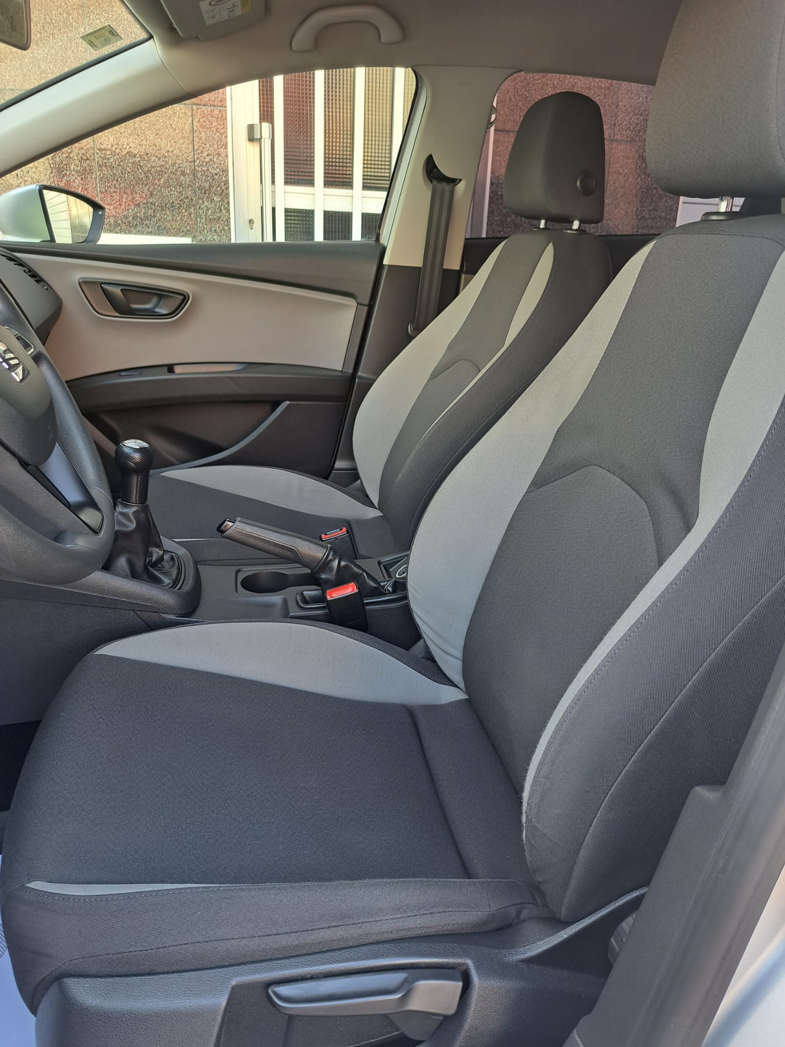 SEAT Leon segunda mano, año de fabricación - 2014, color plateado, precio 11490€ | foto-9