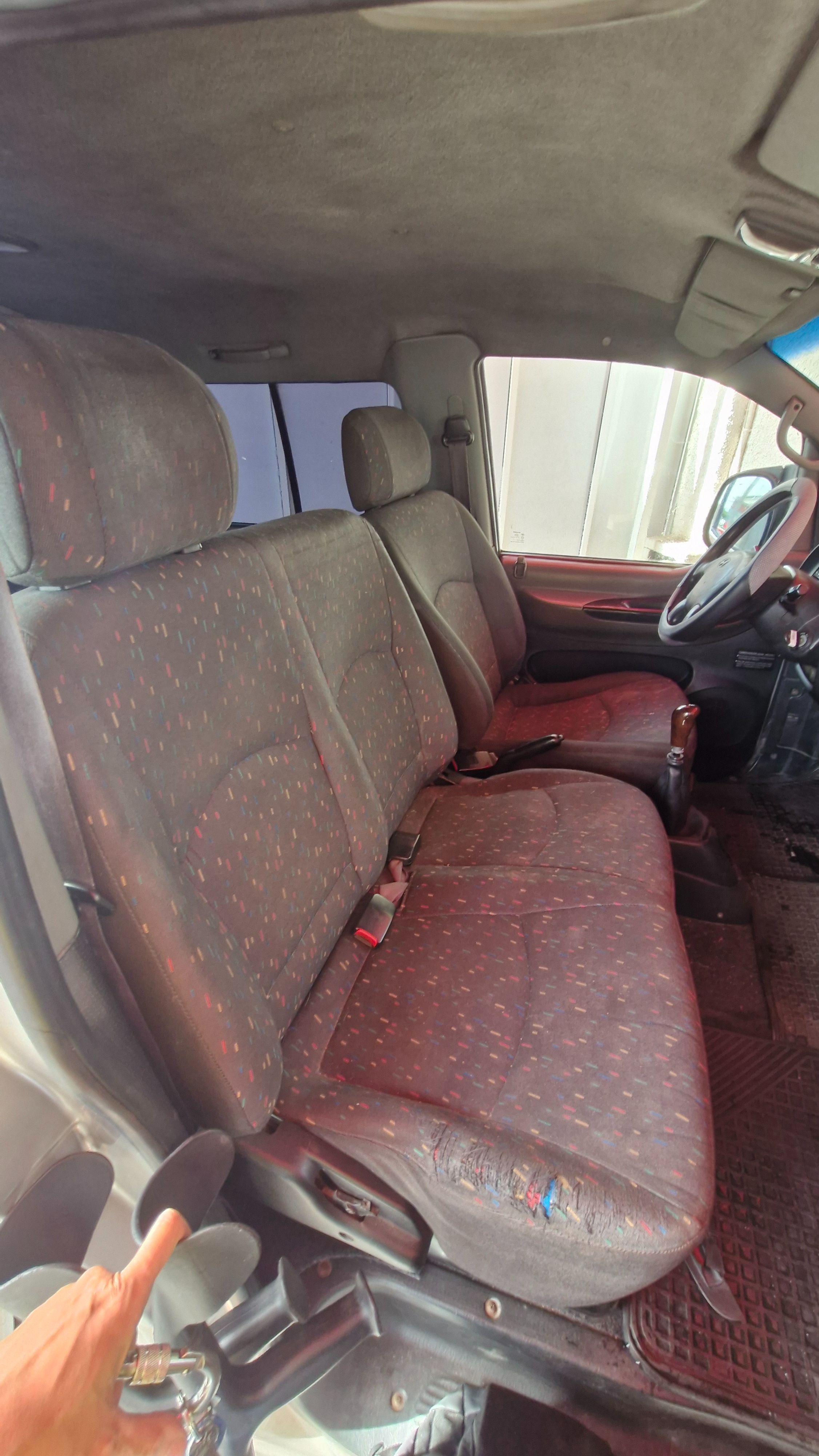 Hyundai H-1 segunda mano, año de fabricación - 2003, color plateado, precio 3300€ | foto-6