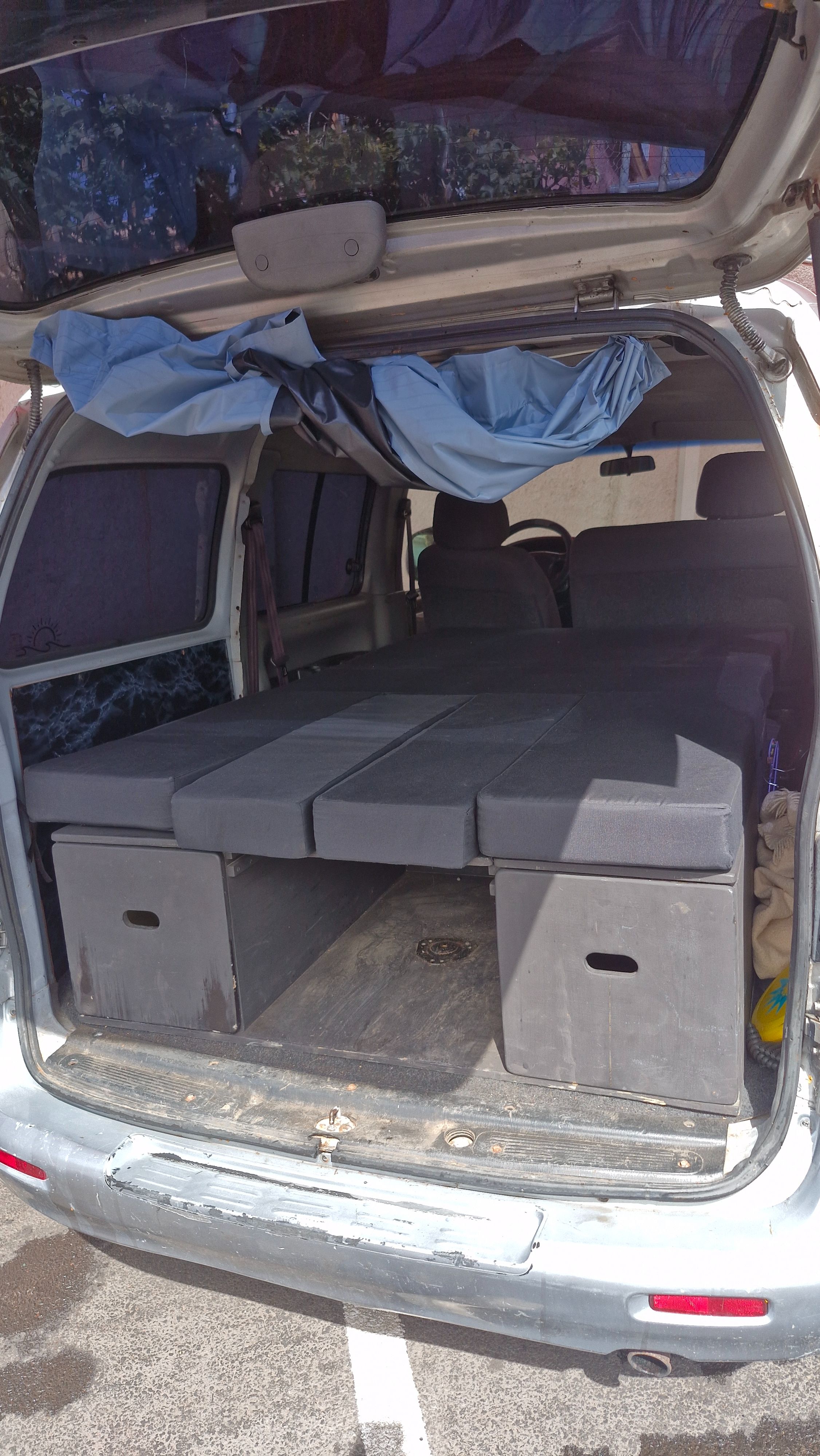 Hyundai H-1 segunda mano, año de fabricación - 2003, color plateado, precio 3300€ | foto-8