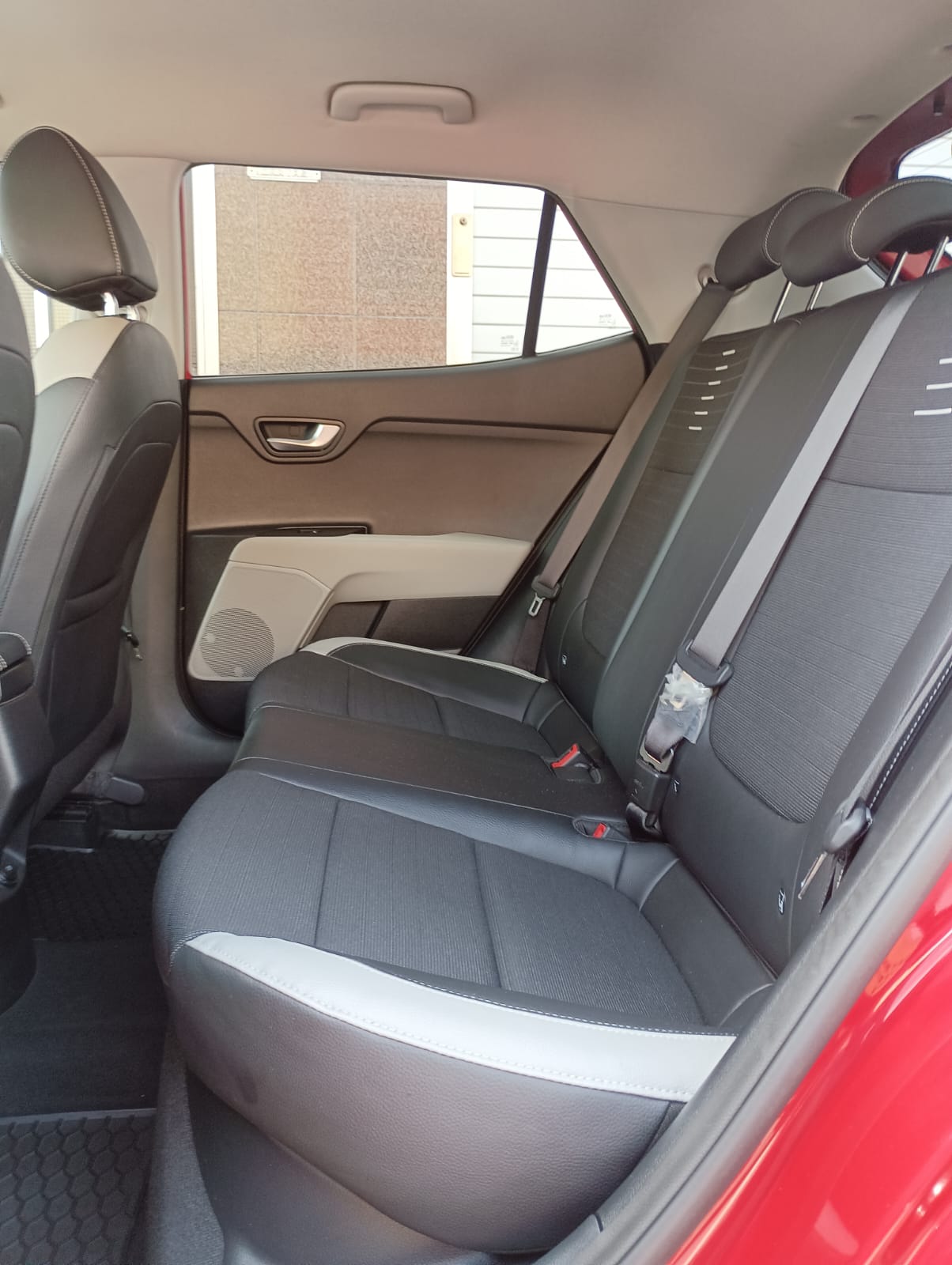 Kia Stonic segunda mano, año de fabricación - 2020, color burdeos, precio 13990€ | foto-8