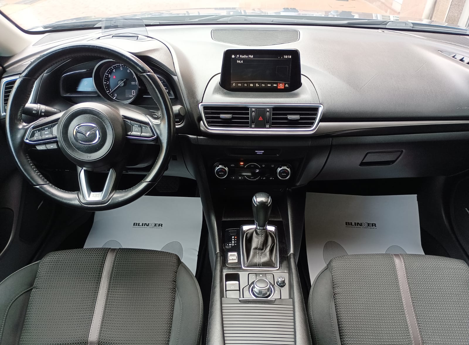Mazda 3 segunda mano, año de fabricación - 2018, color azul, precio 13990€ | foto-6