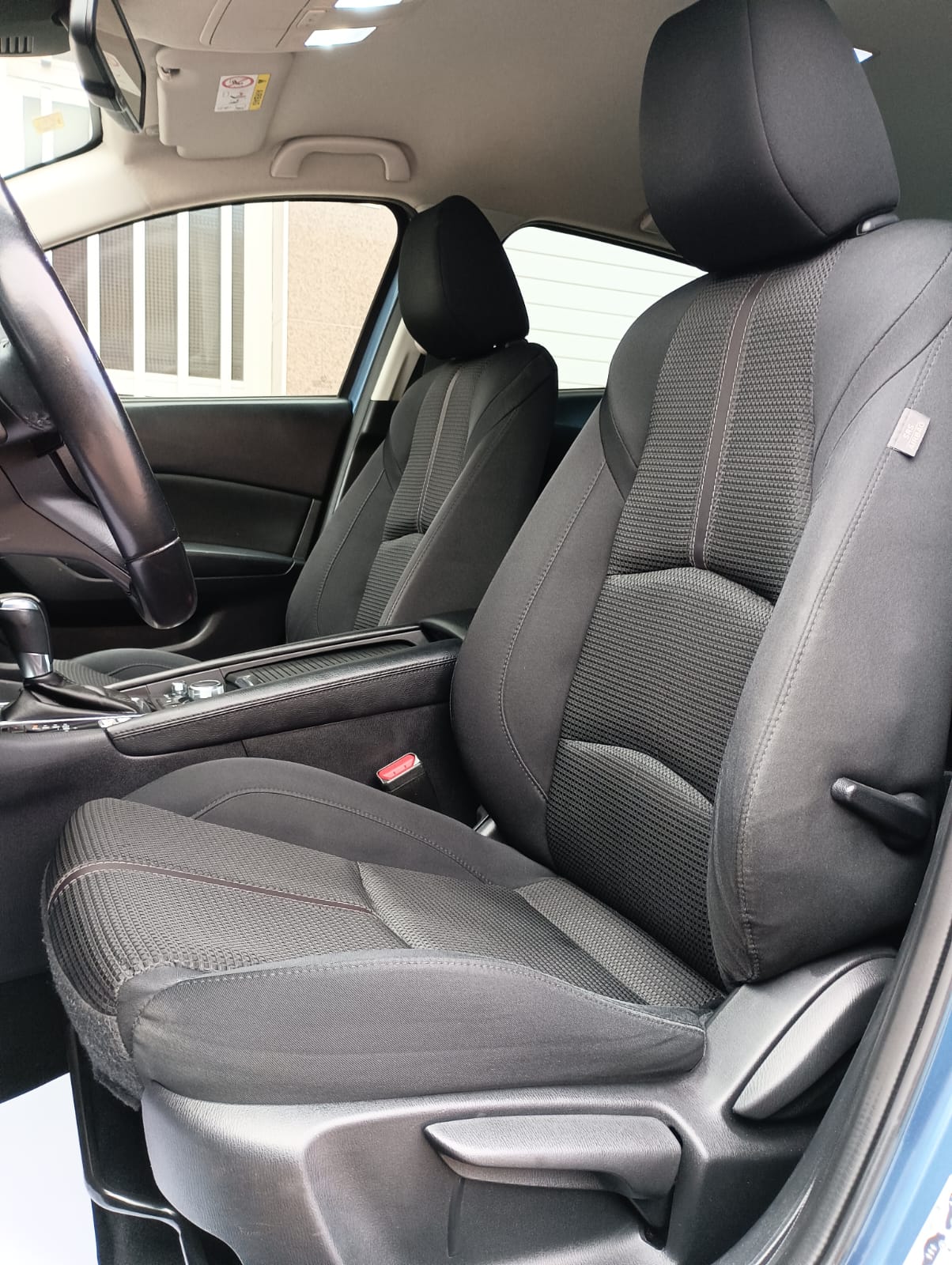 Mazda 3 segunda mano, año de fabricación - 2018, color azul, precio 13990€ | foto-7