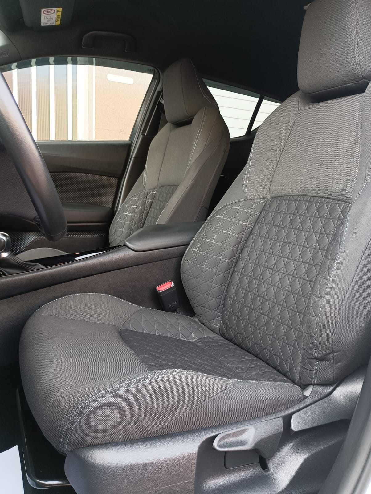 Toyota C-HR segunda mano, año de fabricación - 2022, color blanco, precio 20990€ | foto-7