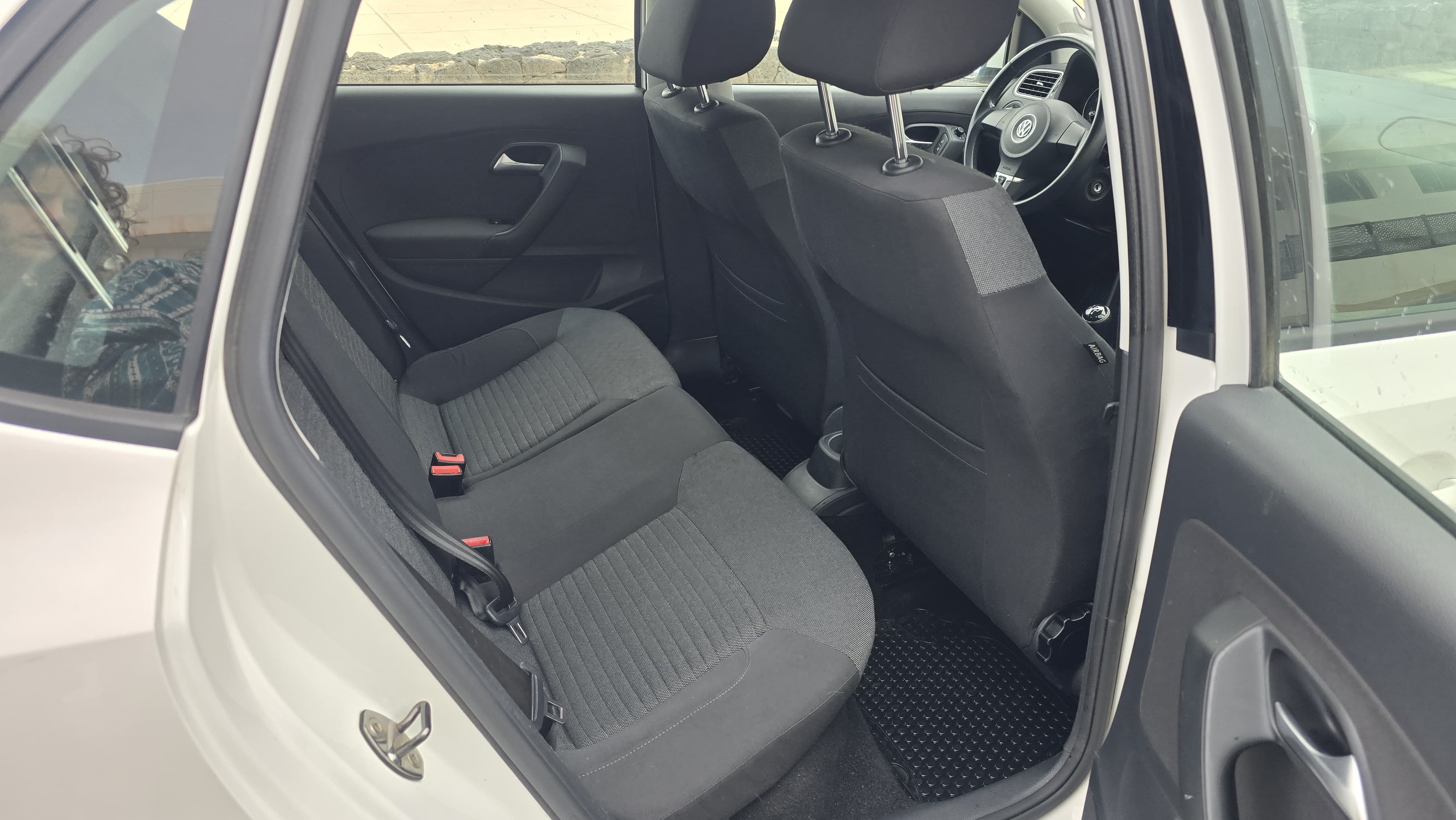 Volkswagen Polo segunda mano, año de fabricación - 2014, color blanco, precio 7800€ | foto-6