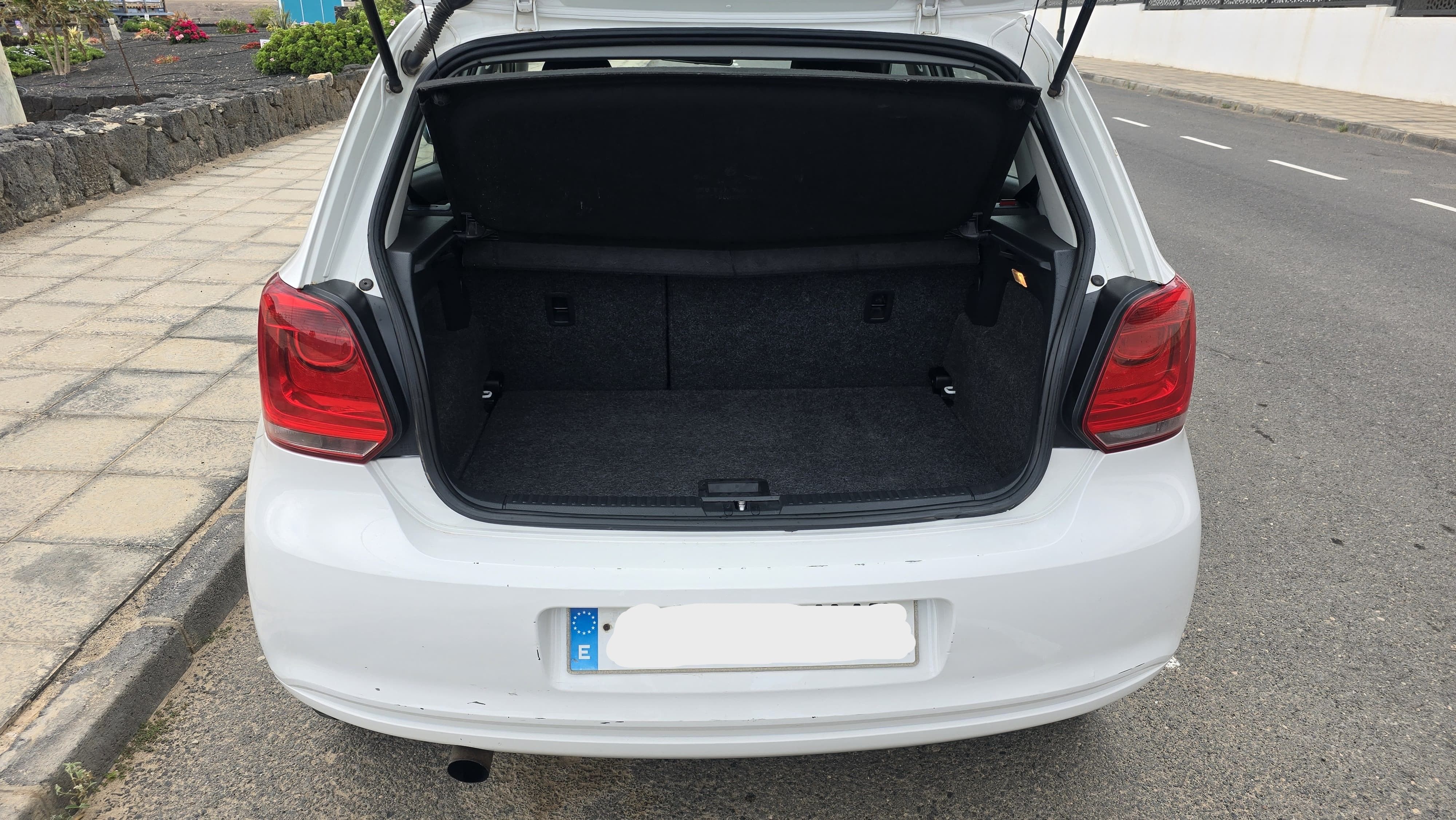 Volkswagen Polo segunda mano, año de fabricación - 2014, color blanco, precio 7800€ | foto-7