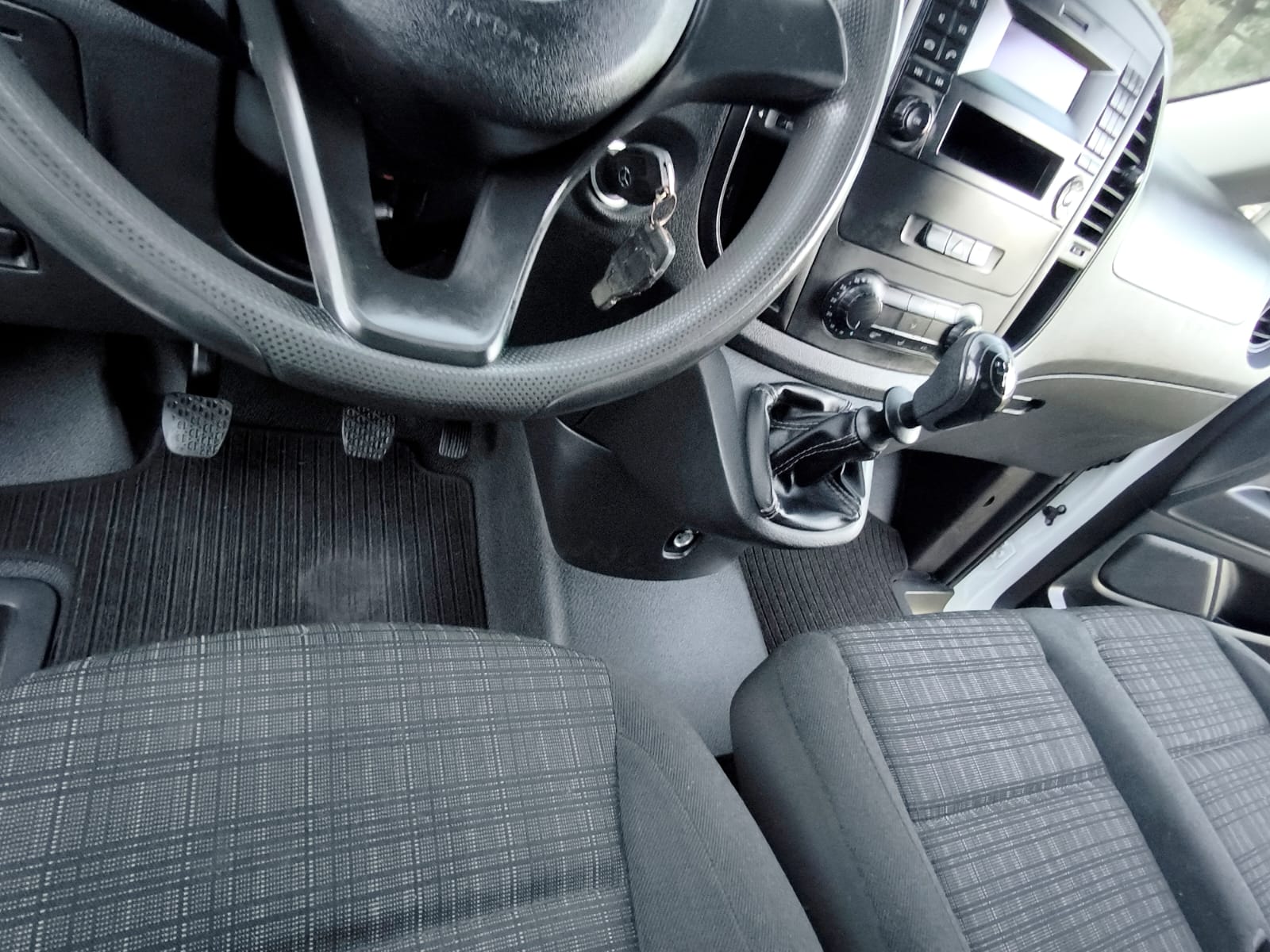Mercedes-Benz Vito segunda mano, año de fabricación - 2017, color blanco, precio 16500€ | foto-18