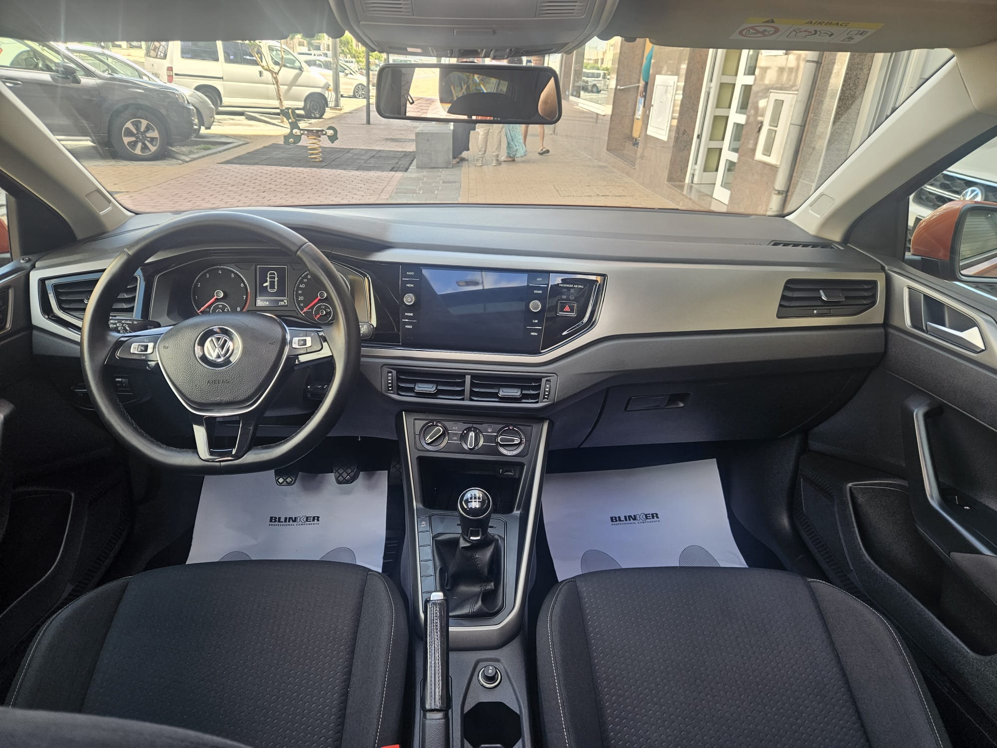 Volkswagen Polo segunda mano, año de fabricación - 2019, color naranja, precio 13490€ | foto-7