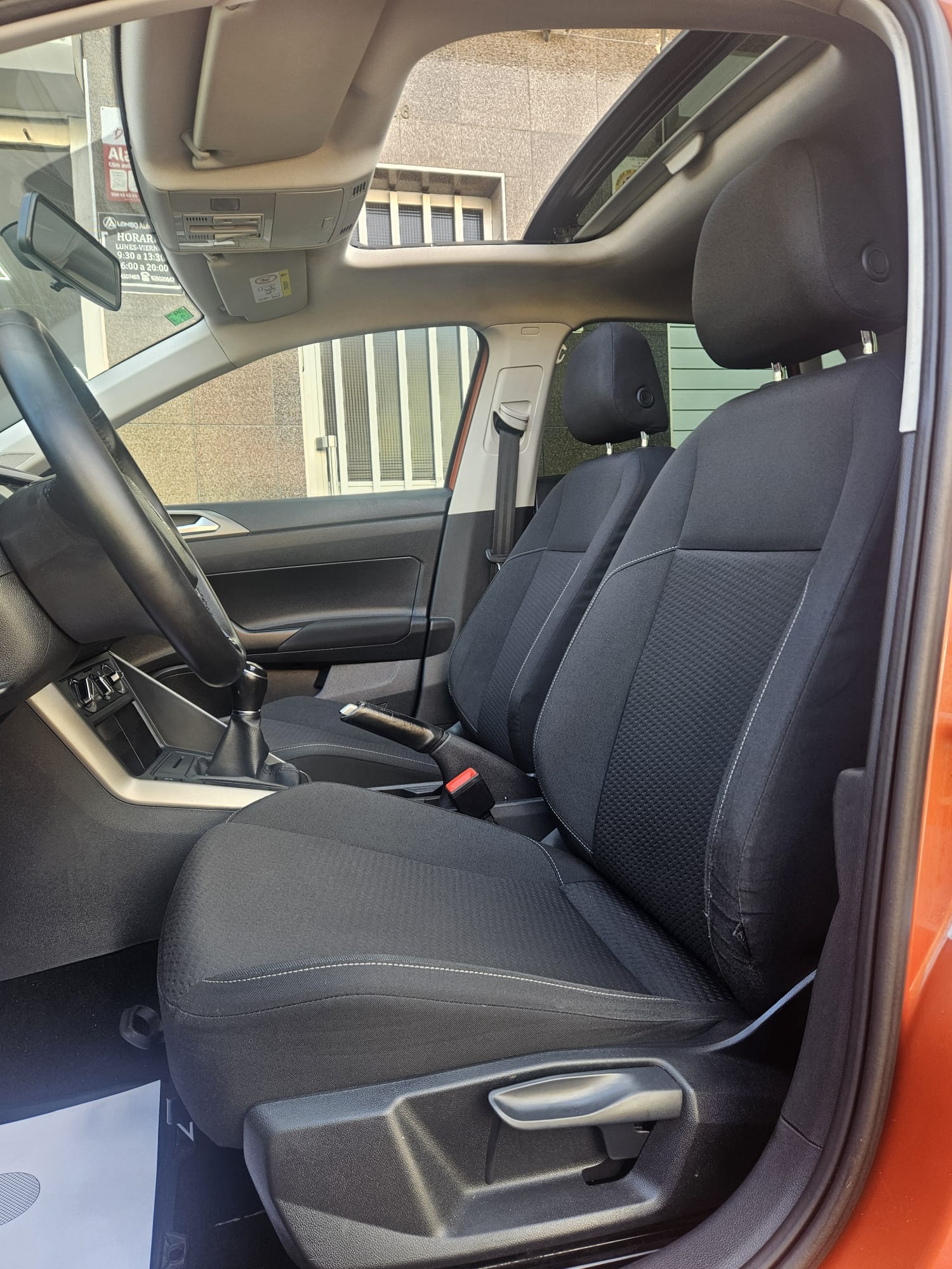 Volkswagen Polo segunda mano, año de fabricación - 2019, color naranja, precio 13490€ | foto-8