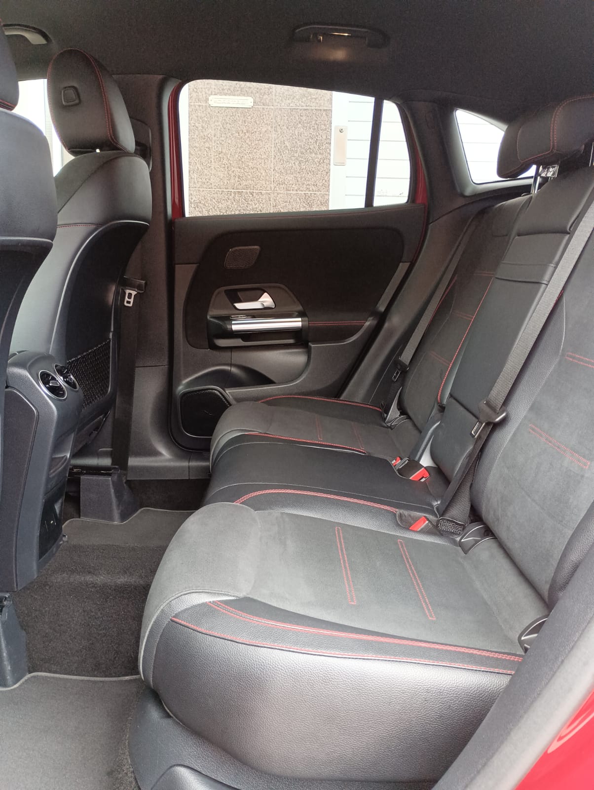 Mercedes-Benz GLA AMG segunda mano, año de fabricación - 2021, color burdeos, precio 31990€ | foto-8