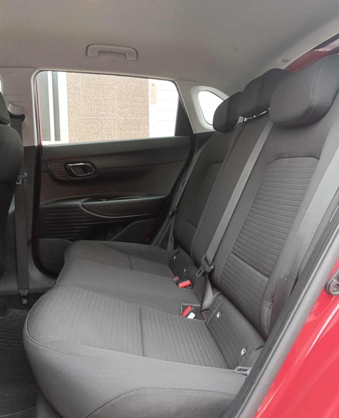 Hyundai i20 segunda mano, año de fabricación - 2021, color burdeos, precio 12990€ | foto-8