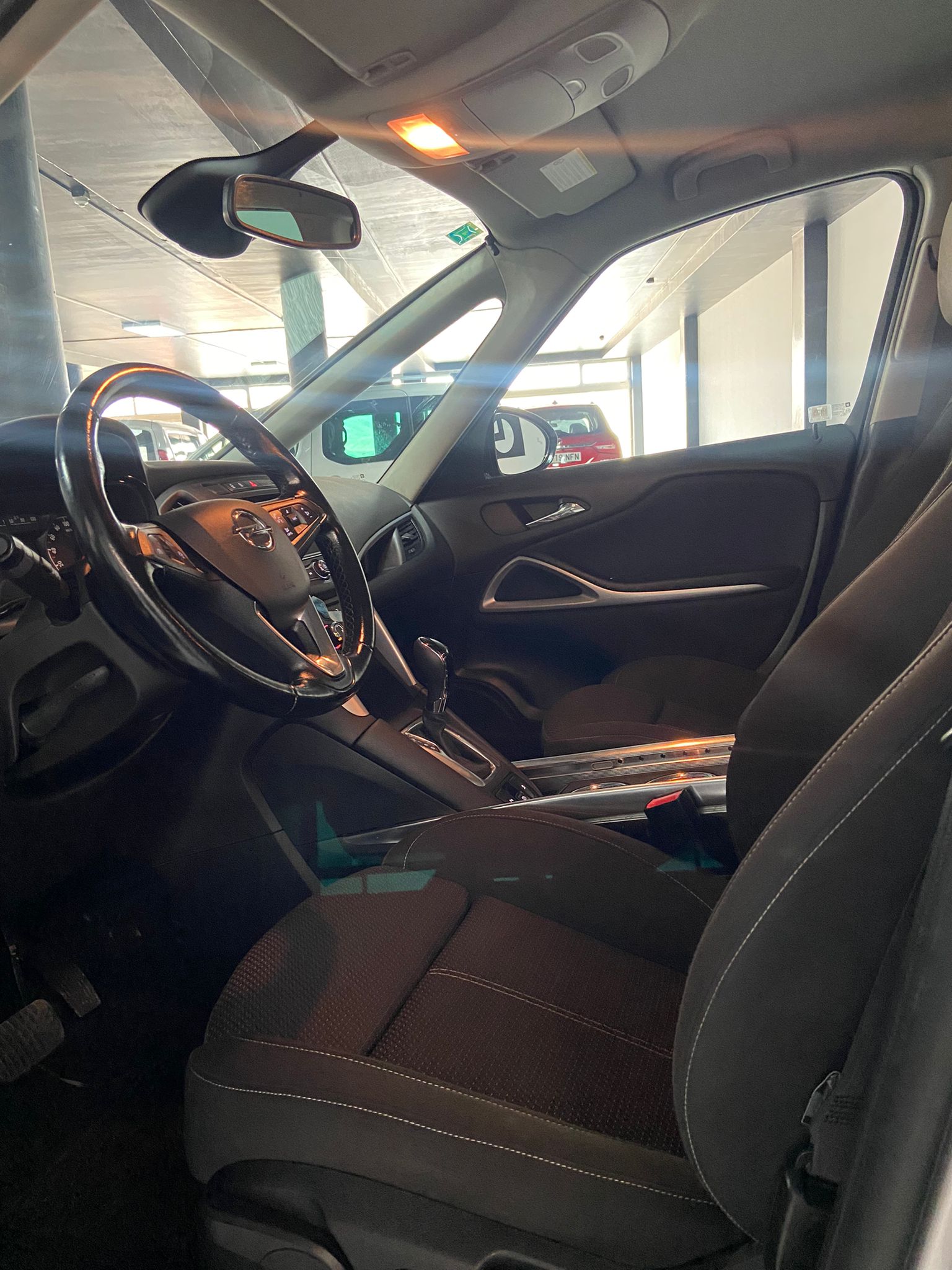 Opel Zafira segunda mano, año de fabricación - 2019, color gris, precio 14985€ | foto-8