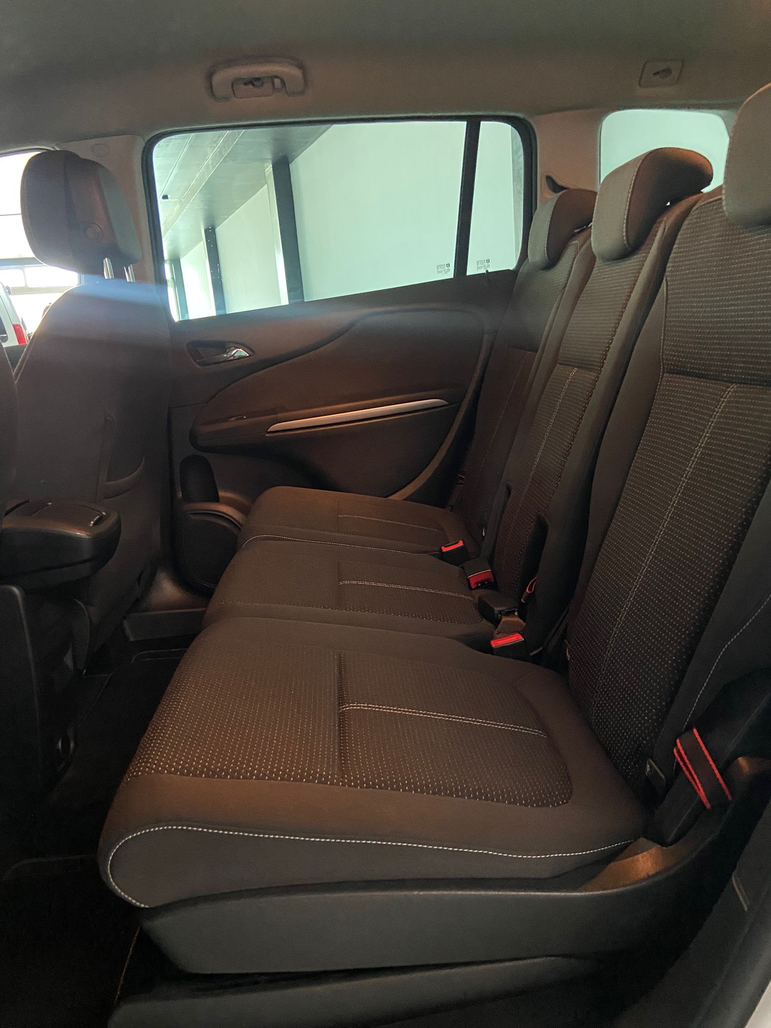 Opel Zafira segunda mano, año de fabricación - 2019, color gris, precio 14985€ | foto-10