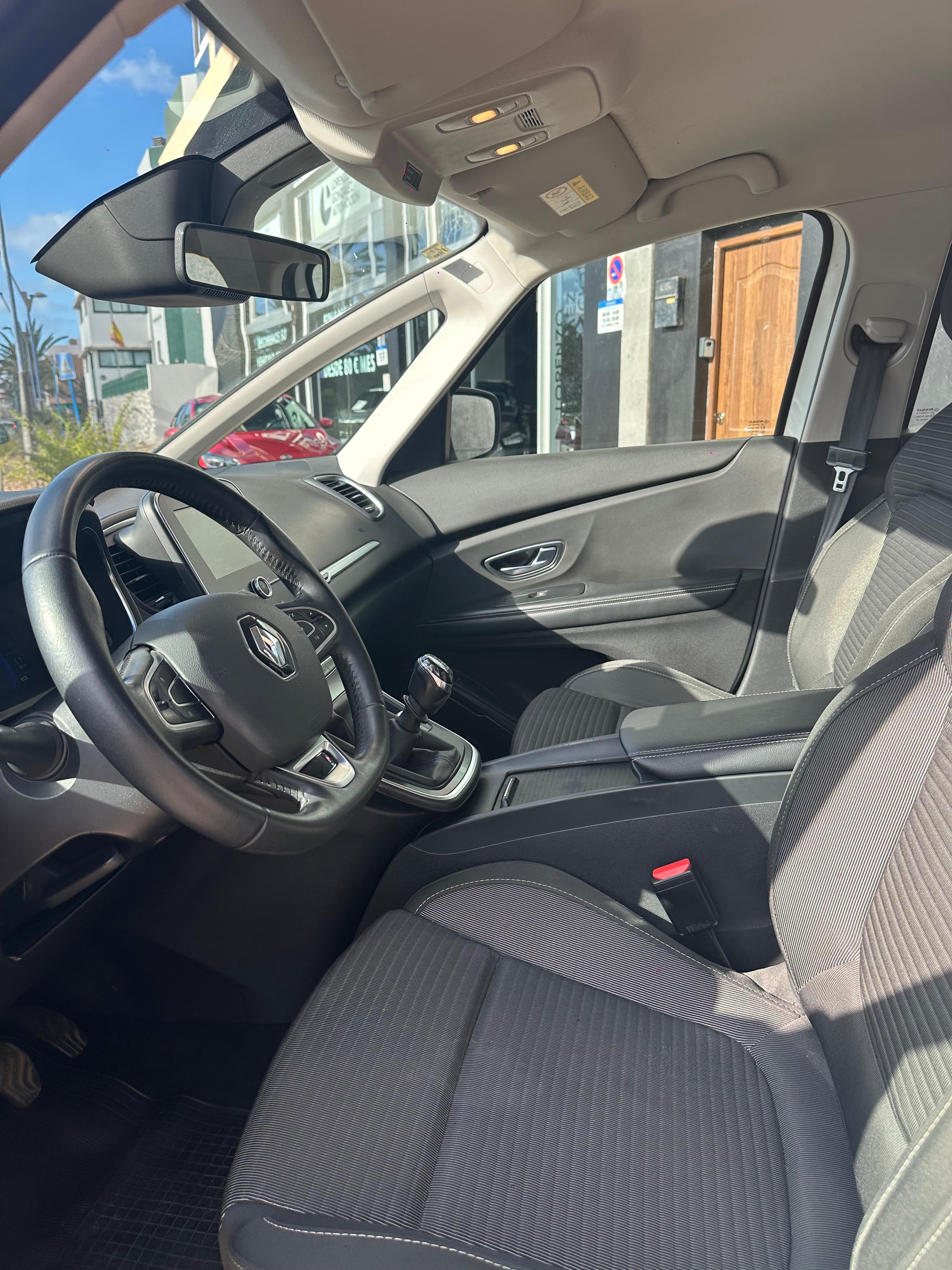 Renault Scenic segunda mano, año de fabricación - 2018, color blanco, precio 16500€ | foto-8