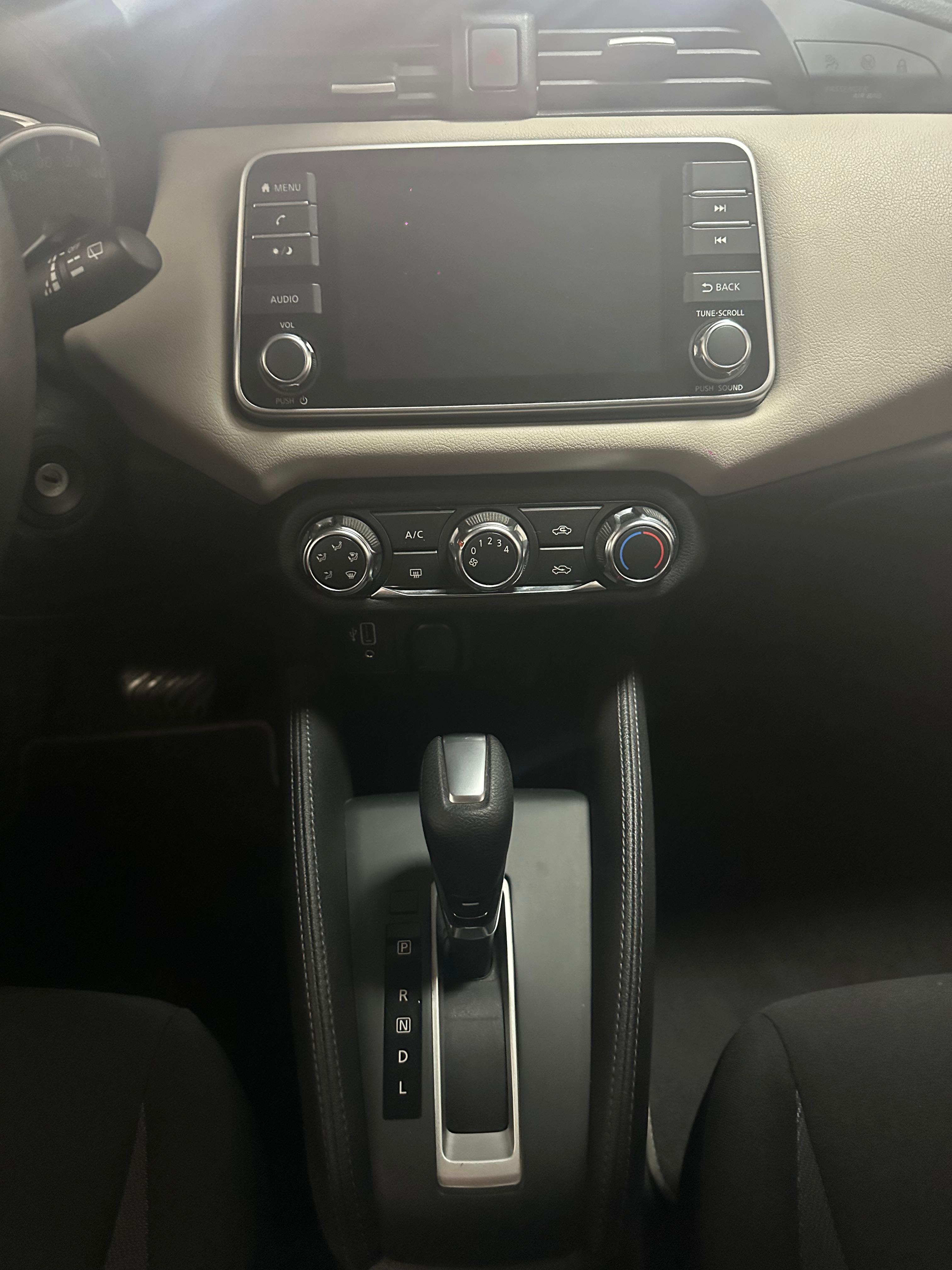 Nissan Micra segunda mano, año de fabricación - 2022, color blanco, precio 13900€ | foto-12