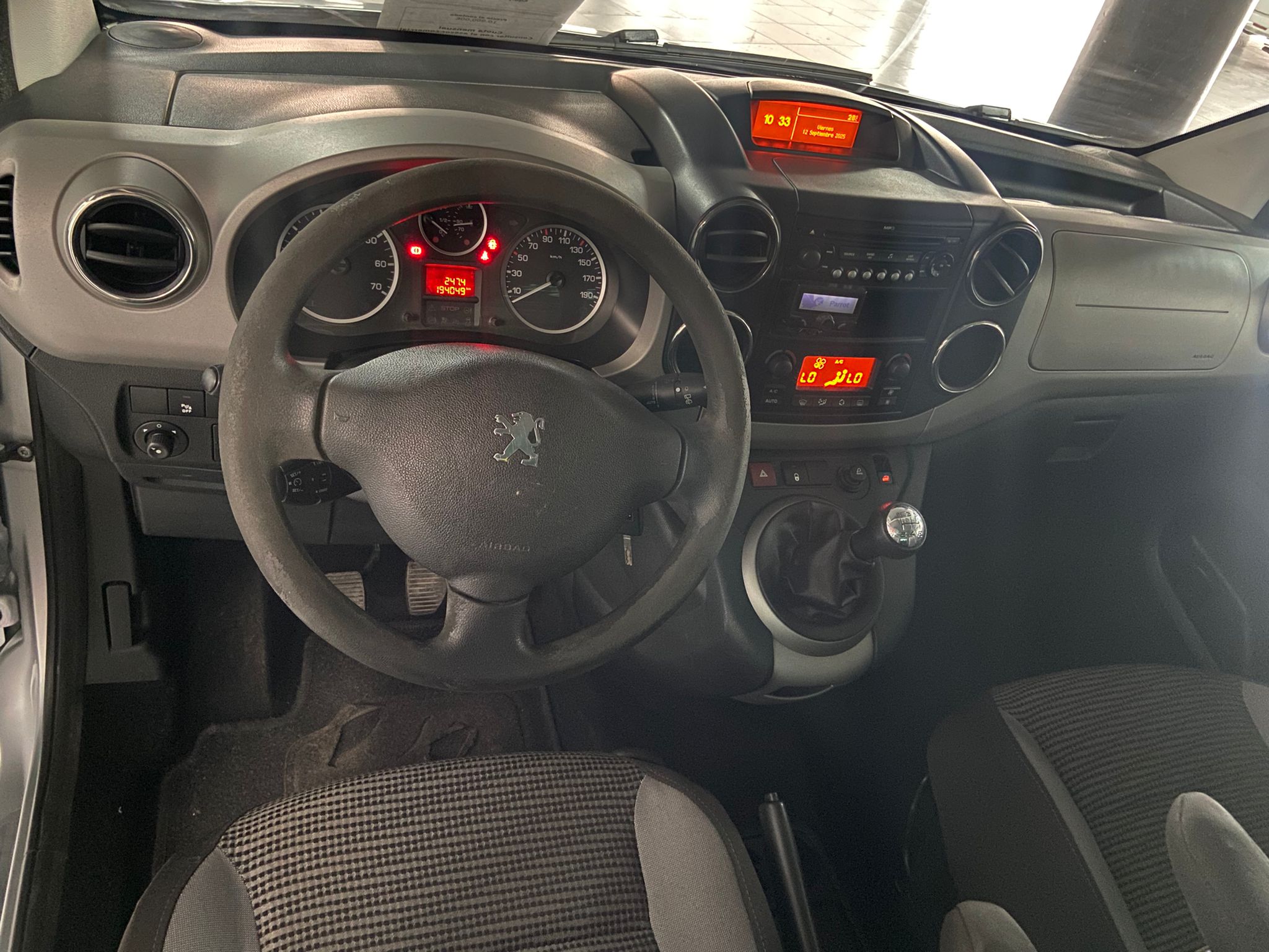 Peugeot Partner segunda mano, año de fabricación - 2009, color gris, precio 10900€ | foto-8