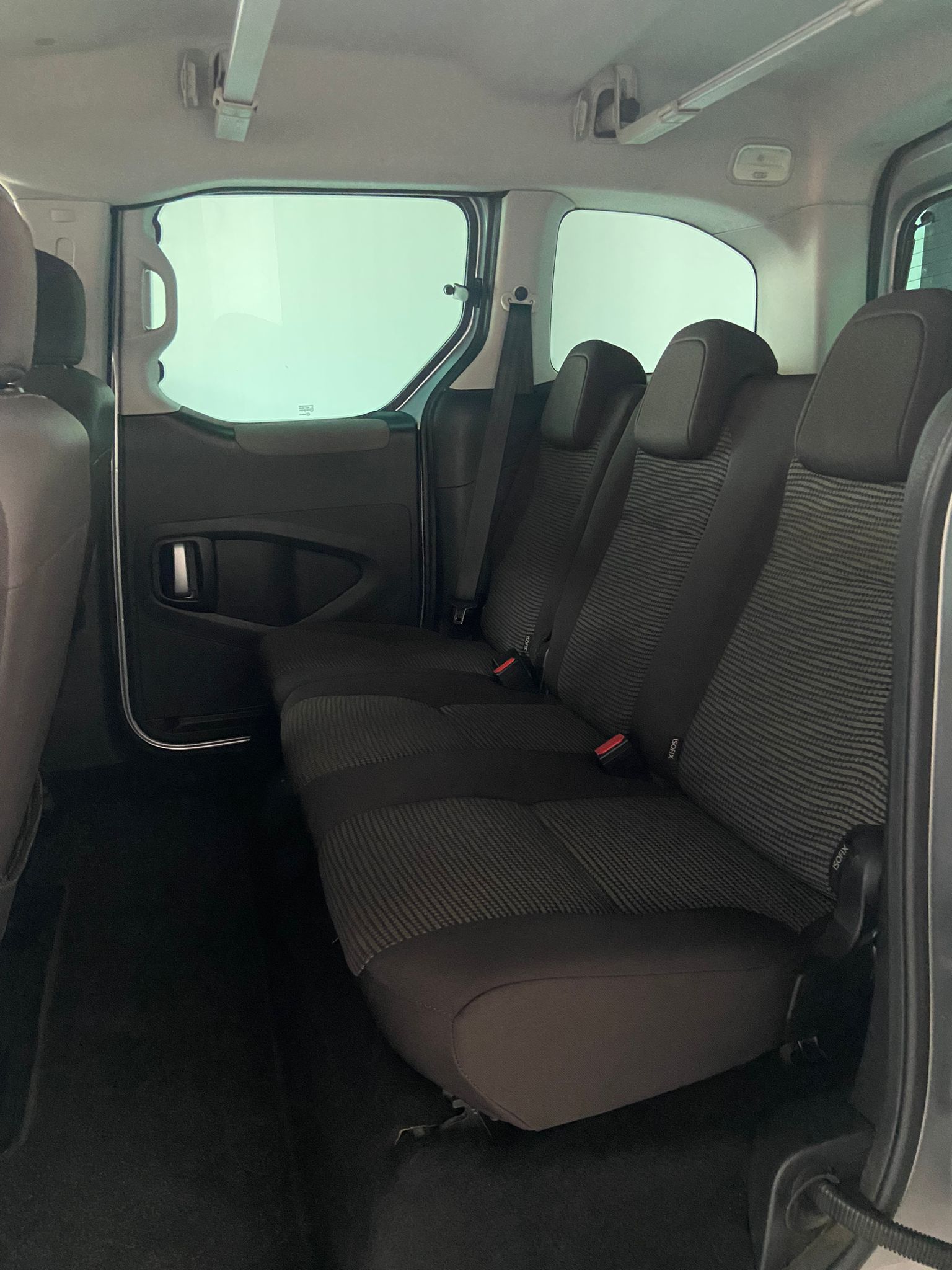 Peugeot Partner segunda mano, año de fabricación - 2009, color gris, precio 10900€ | foto-9