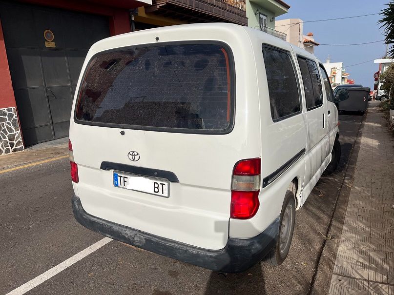 Toyota HiAce segunda mano, año de fabricación - 1998, color blanco, precio 9500€ | foto-6