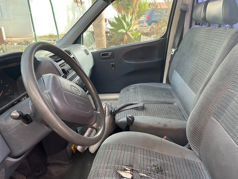 Toyota HiAce segunda mano, año de fabricación - 1998, color blanco, precio 9500€ | foto-7