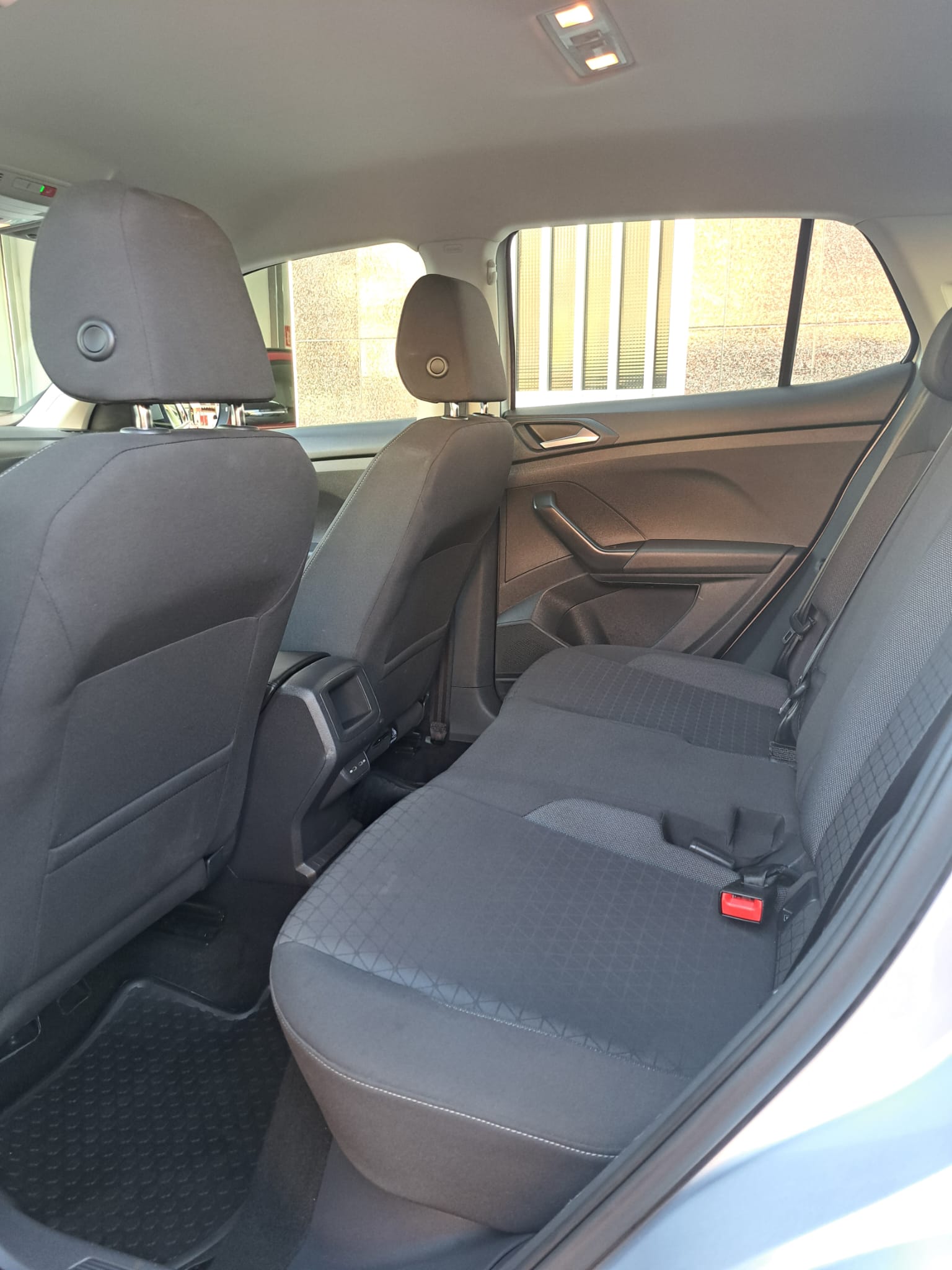 Volkswagen T-Cross segunda mano, año de fabricación - 2022, color gris, precio 17990€ | foto-8