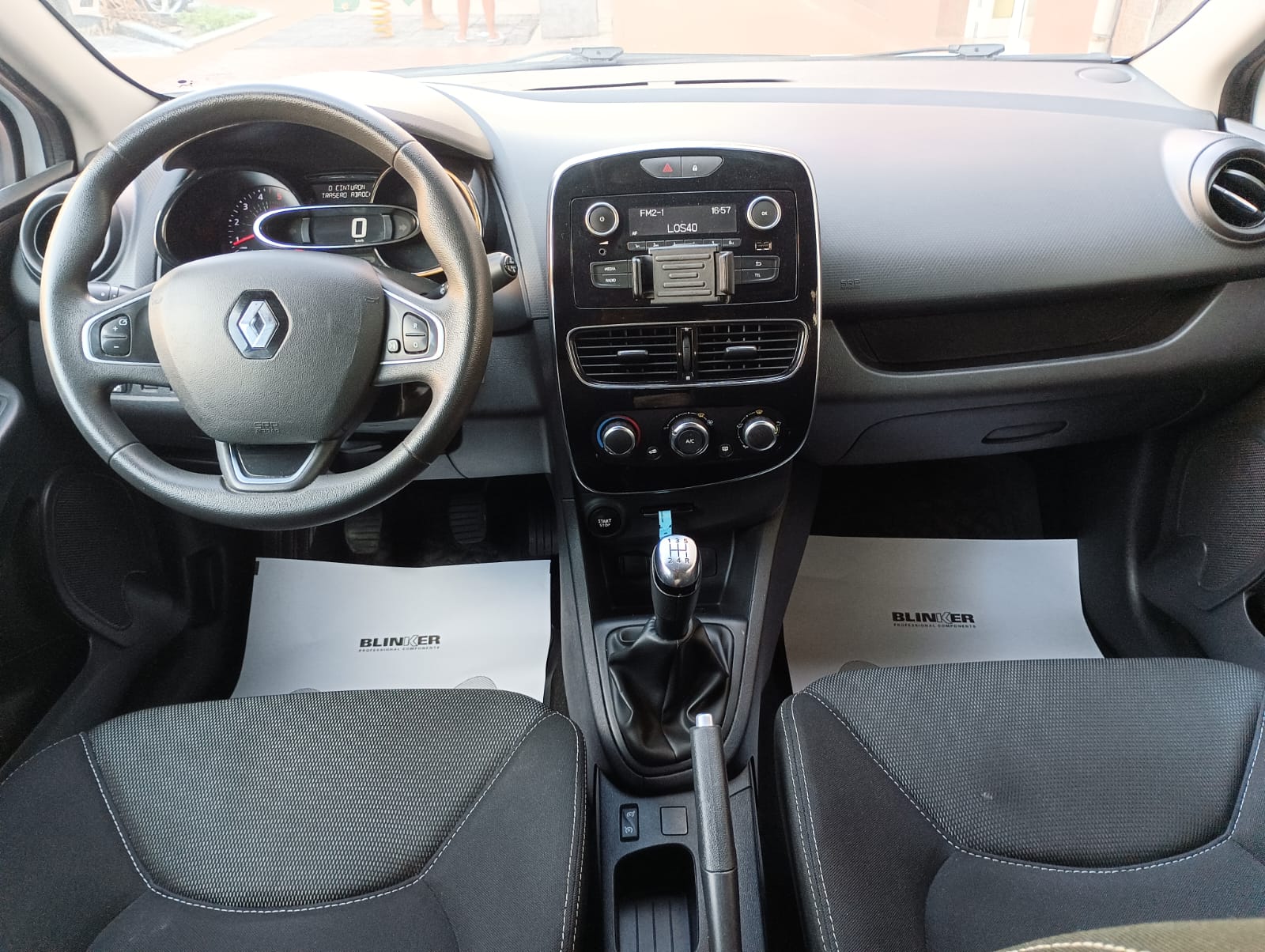 Renault Clio segunda mano, año de fabricación - 2019, color blanco, precio 8490€ | foto-6