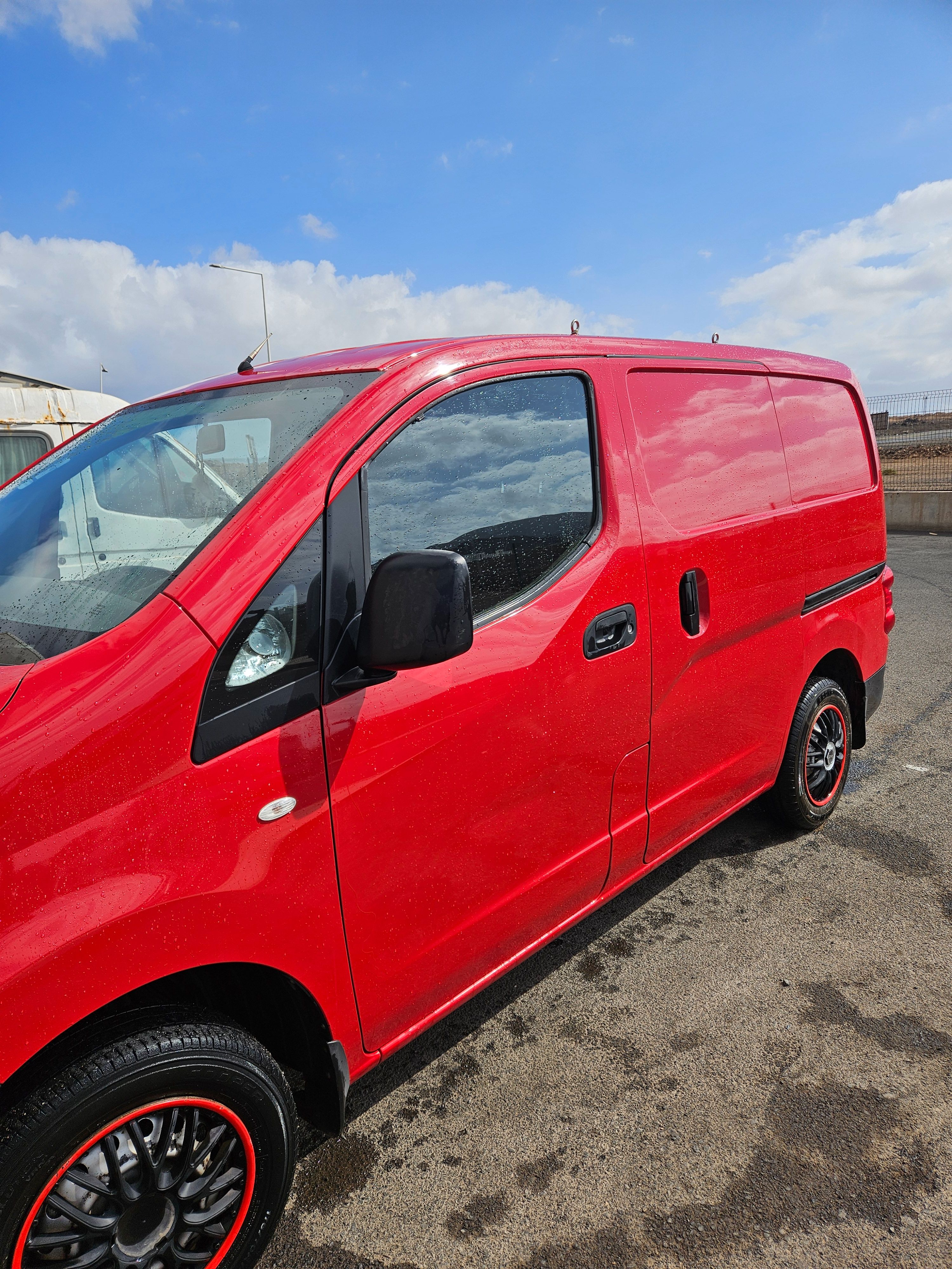 Nissan NV200 segunda mano, año de fabricación - 2010, color rojo, precio 13333€ | foto-9