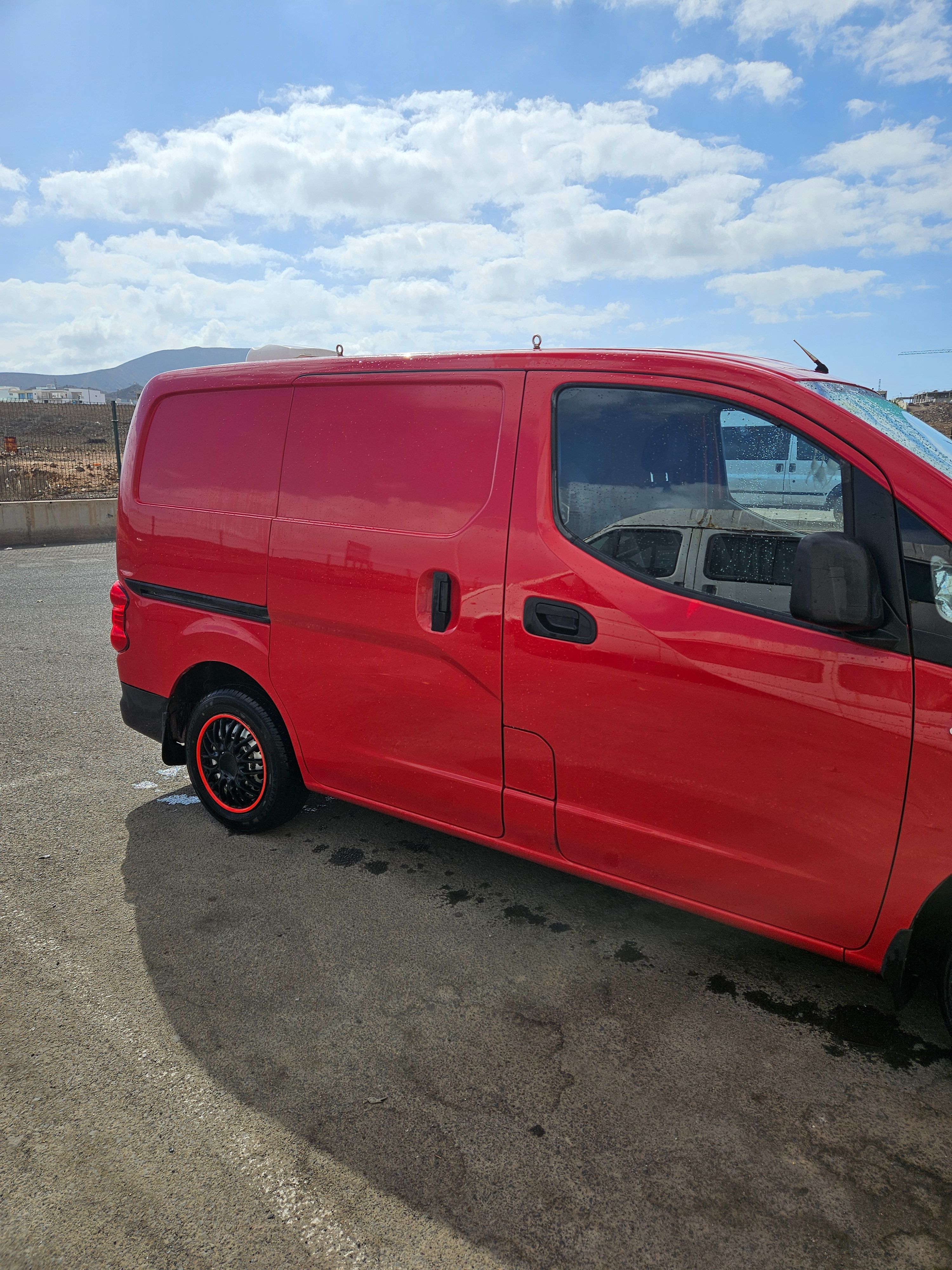 Nissan NV200 segunda mano, año de fabricación - 2010, color rojo, precio 13333€ | foto-10