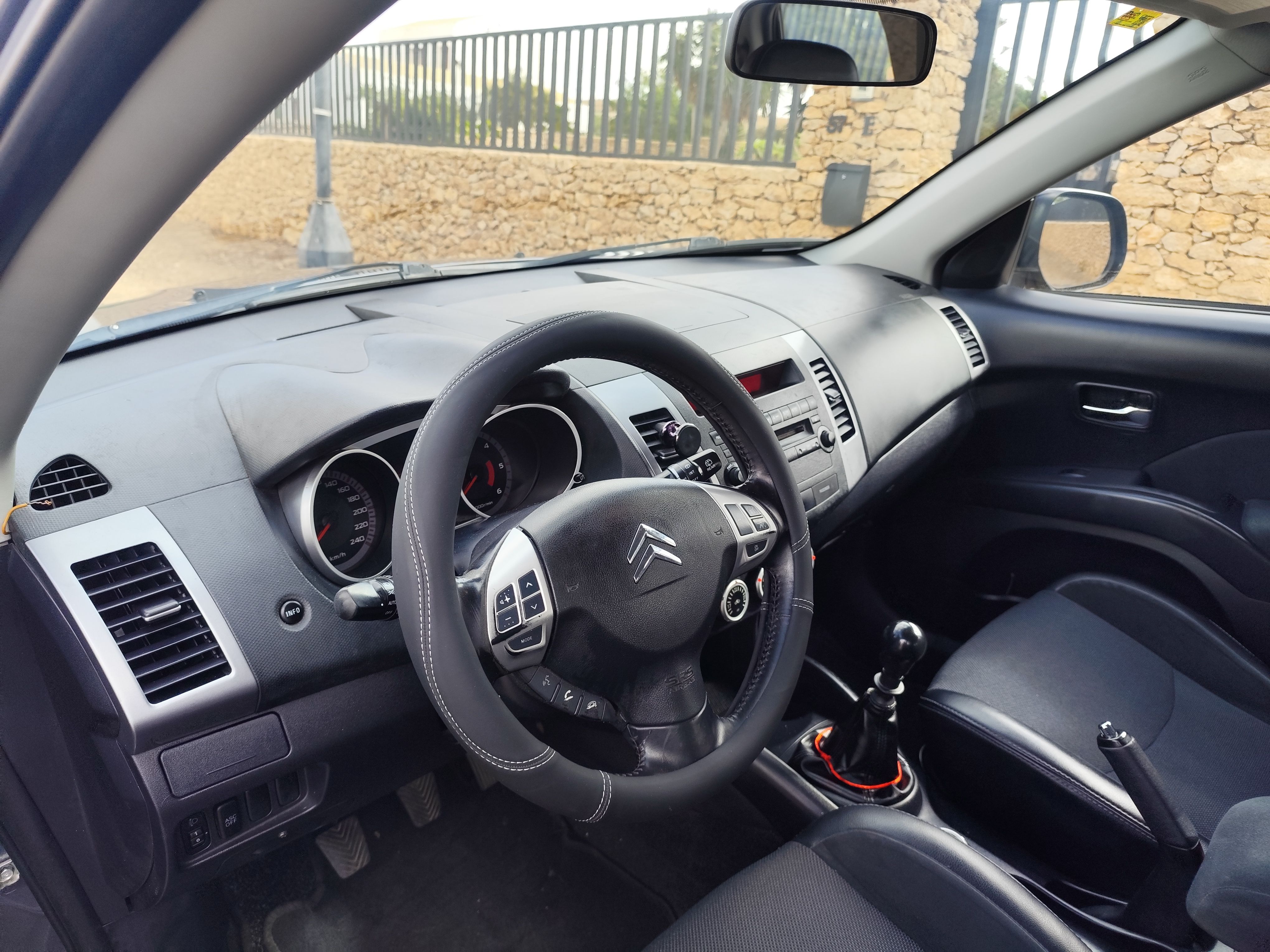 Citroen C-Crosser segunda mano, año de fabricación - 2009, color gris, precio 6000€ | foto-6