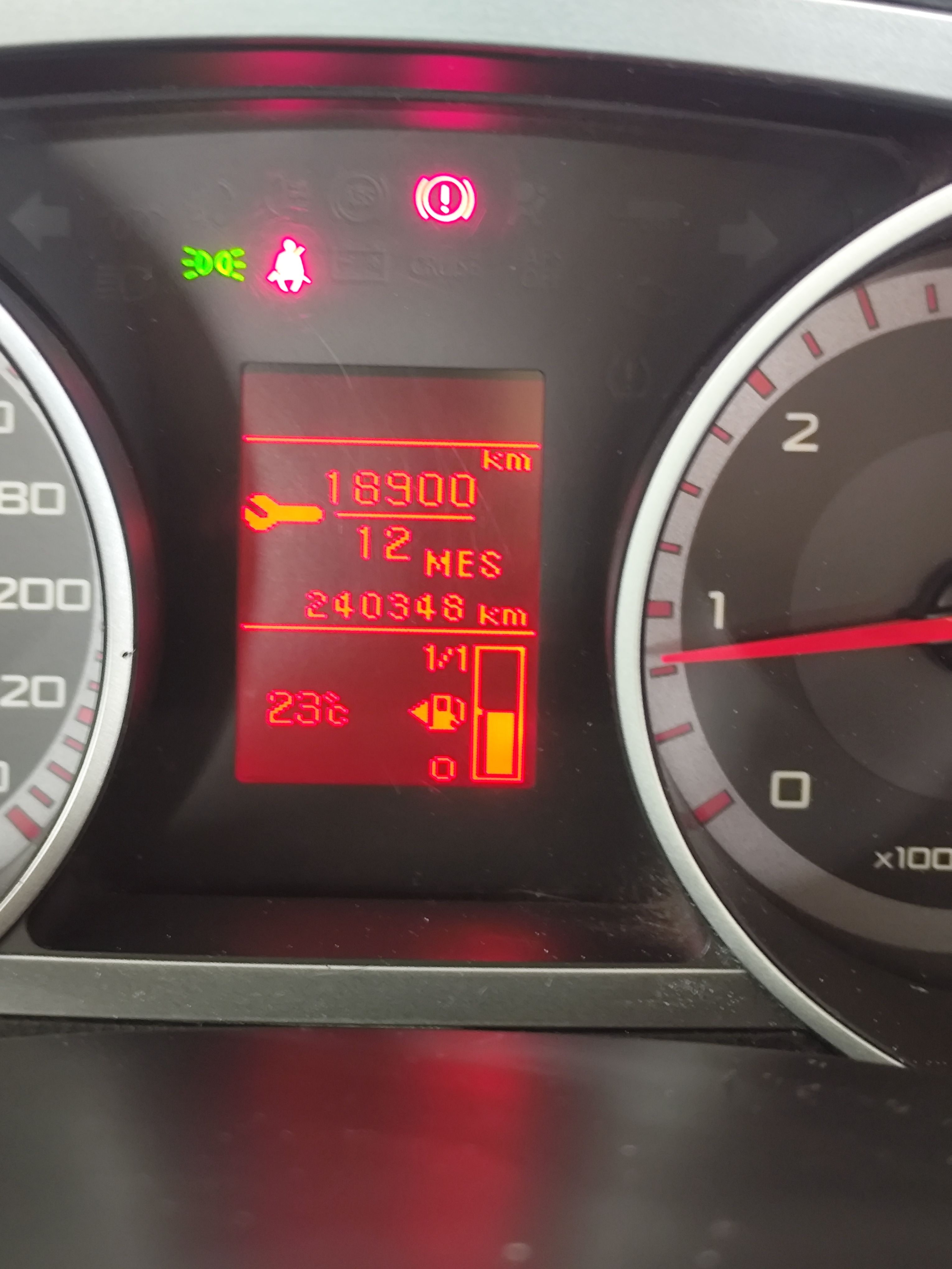 Citroen C-Crosser segunda mano, año de fabricación - 2009, color gris, precio 6000€ | foto-8