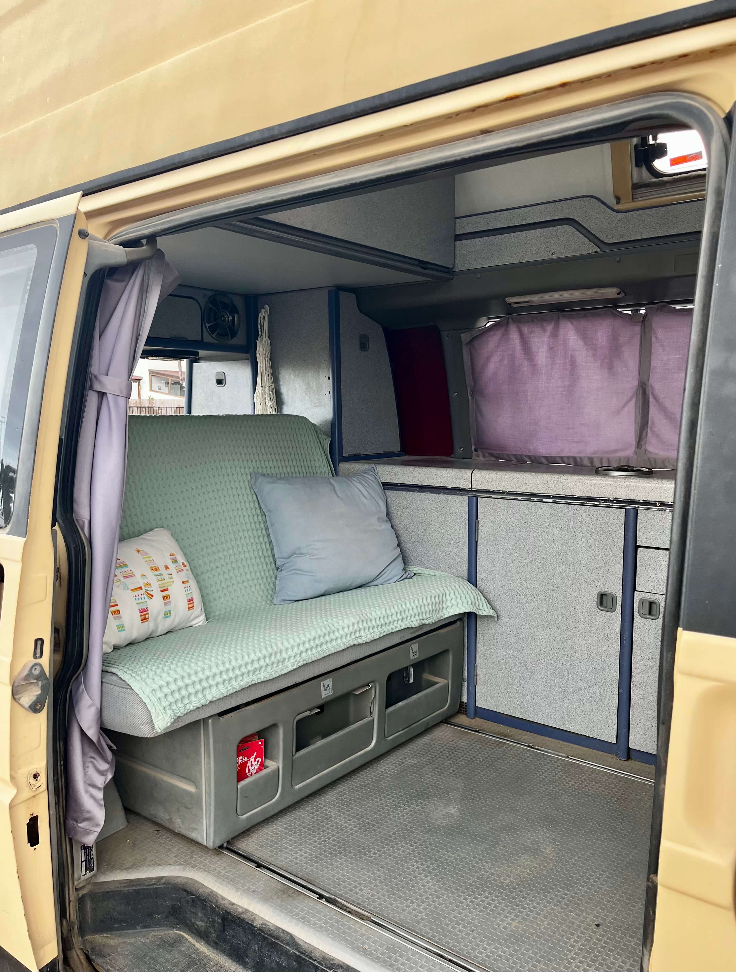 Volkswagen California segunda mano, año de fabricación - 1993, color amarillo, precio 11700€ | foto-11