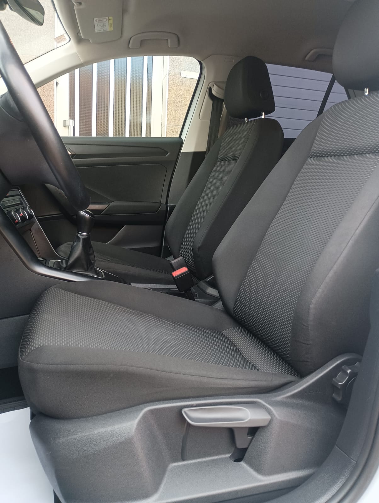 Volkswagen T-Roc segunda mano, año de fabricación - 2021, color plateado, precio 16490€ | foto-7