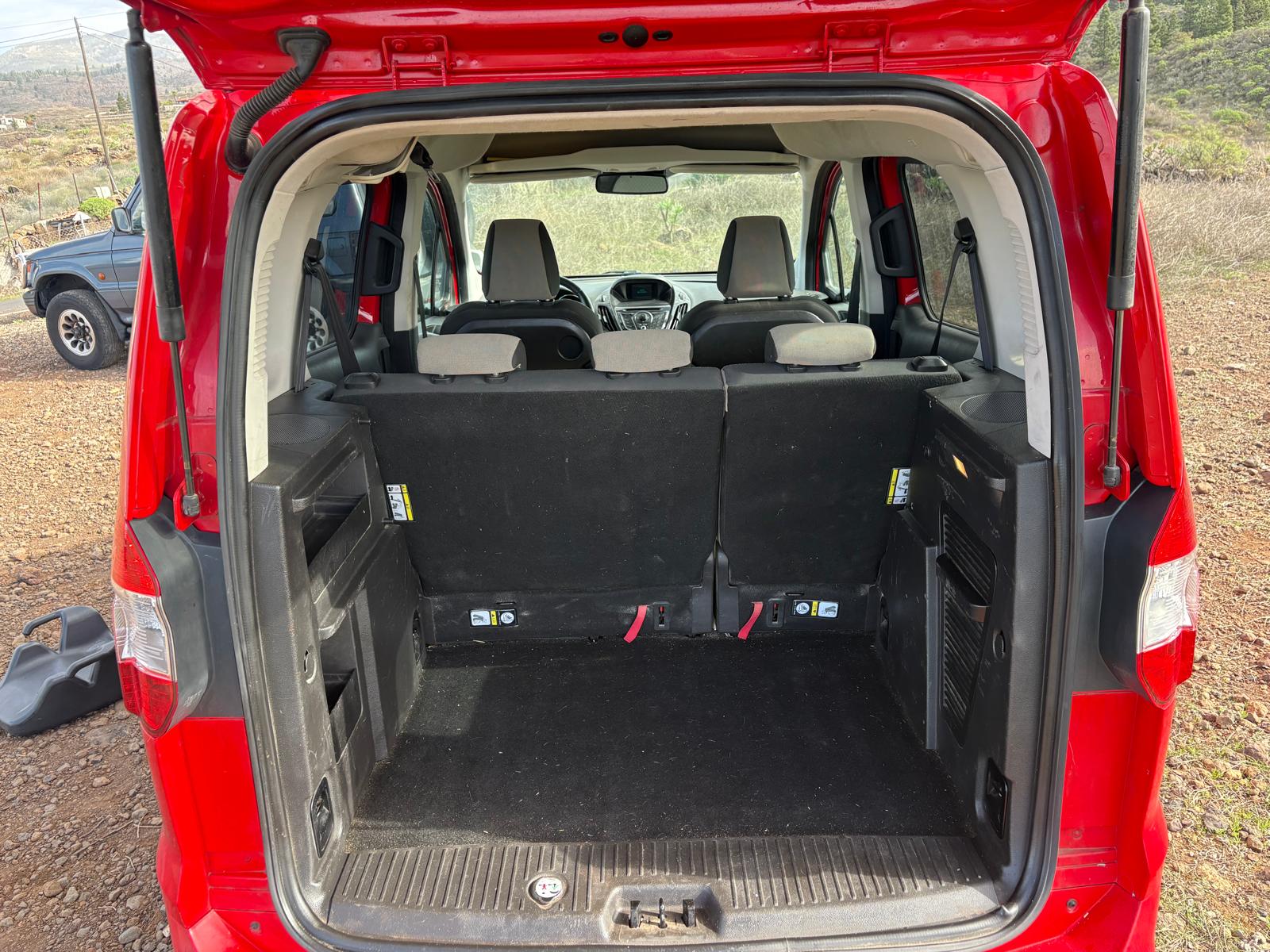 Ford Tourneo Courier segunda mano, año de fabricación - 2015, color rojo, precio 8900€ | foto-6
