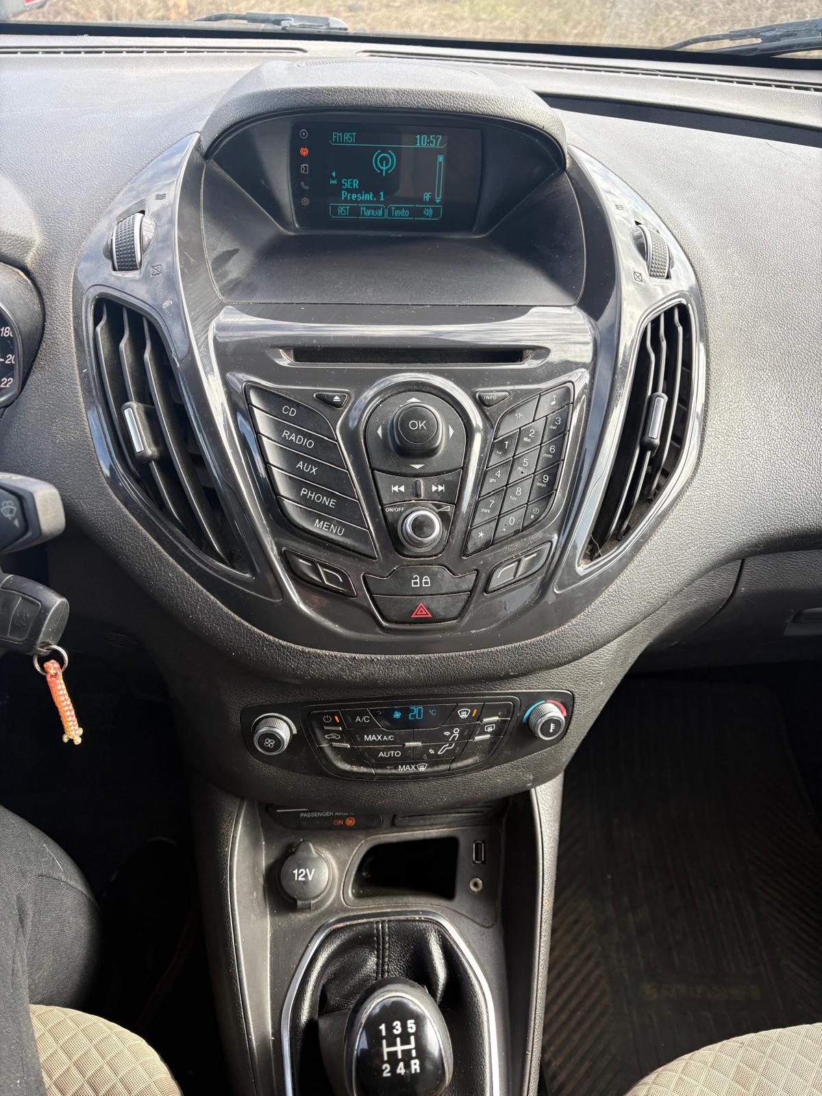 Ford Tourneo Courier segunda mano, año de fabricación - 2015, color rojo, precio 8900€ | foto-8