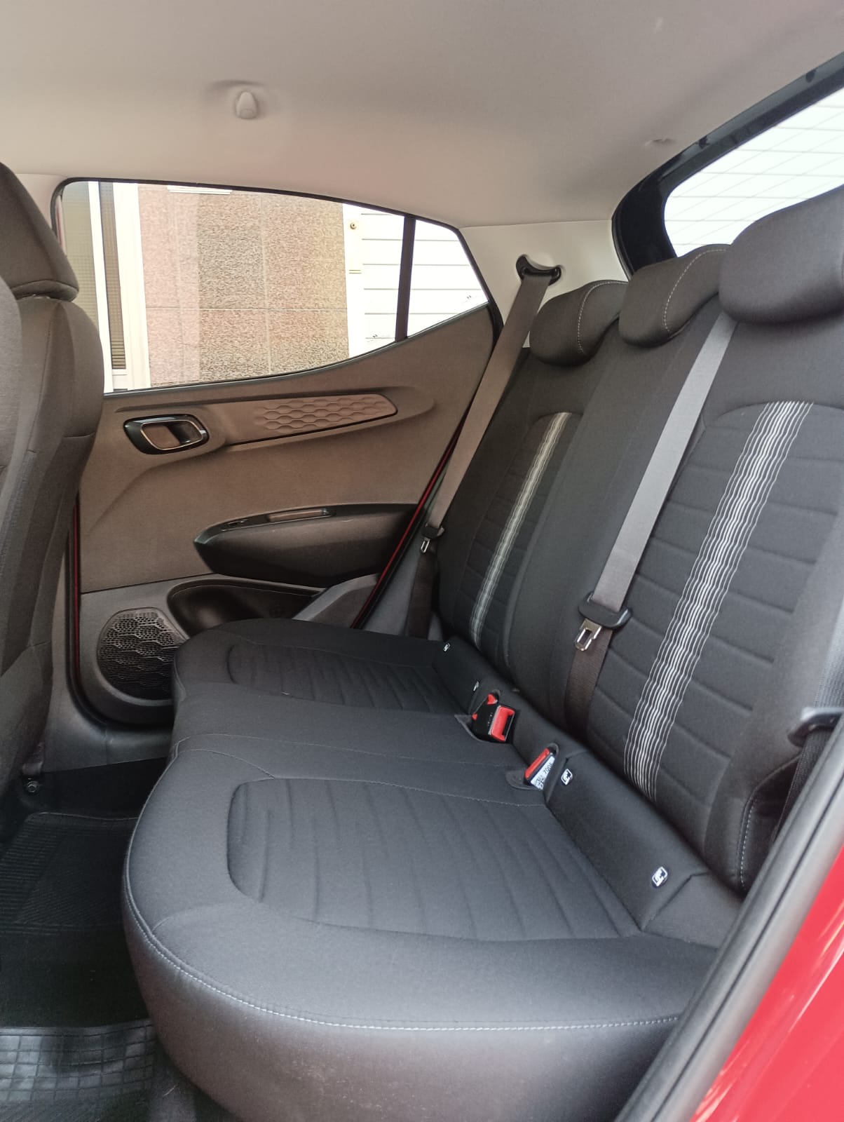 Hyundai i10 segunda mano, año de fabricación - 2021, color burdeos, precio 13990€ | foto-8