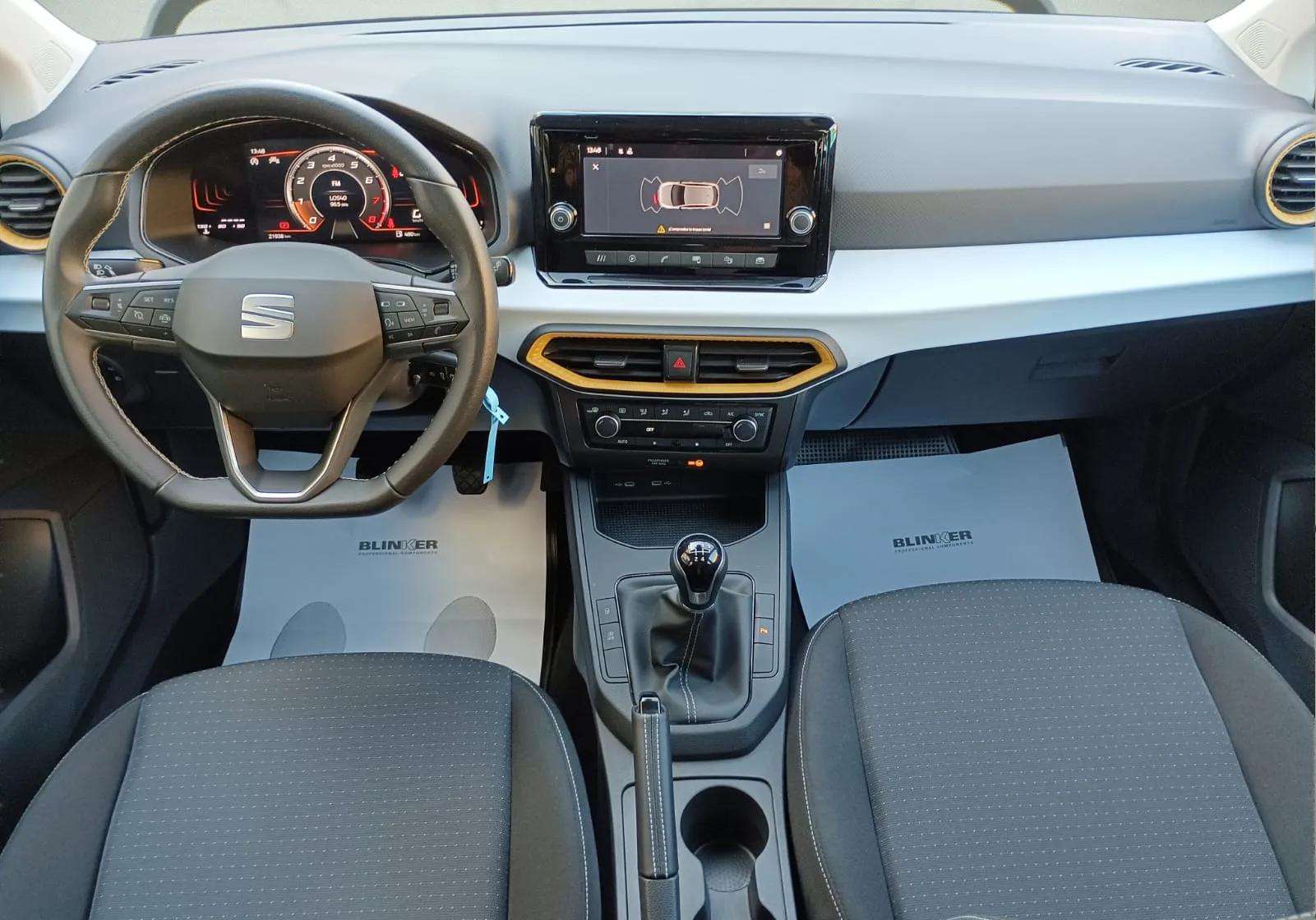 SEAT Ibiza segunda mano, año de fabricación - 2022, color blanco, precio 13990€ | foto-6