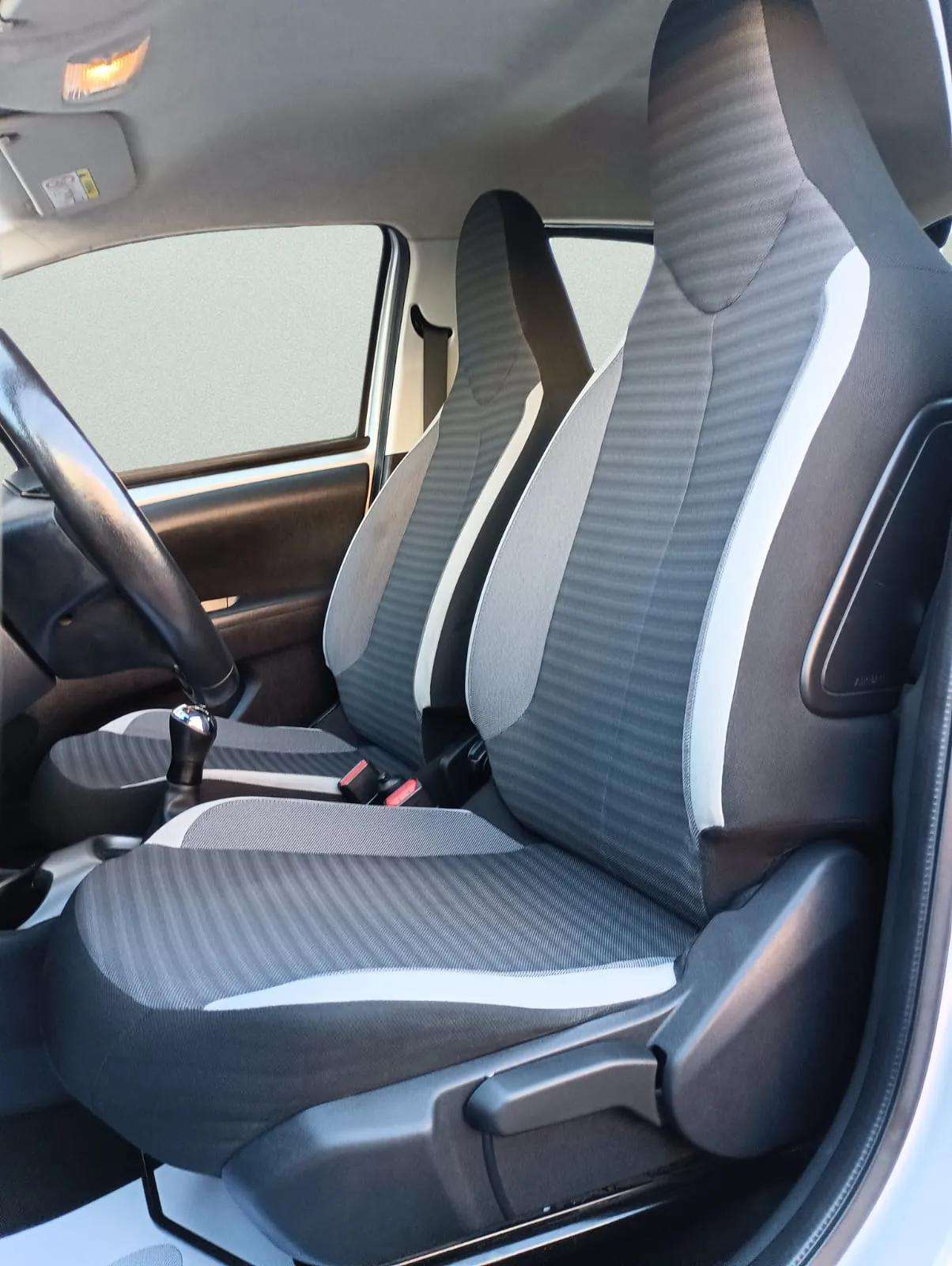 Toyota Aygo segunda mano, año de fabricación - 2019, color plateado, precio 9490€ | foto-7