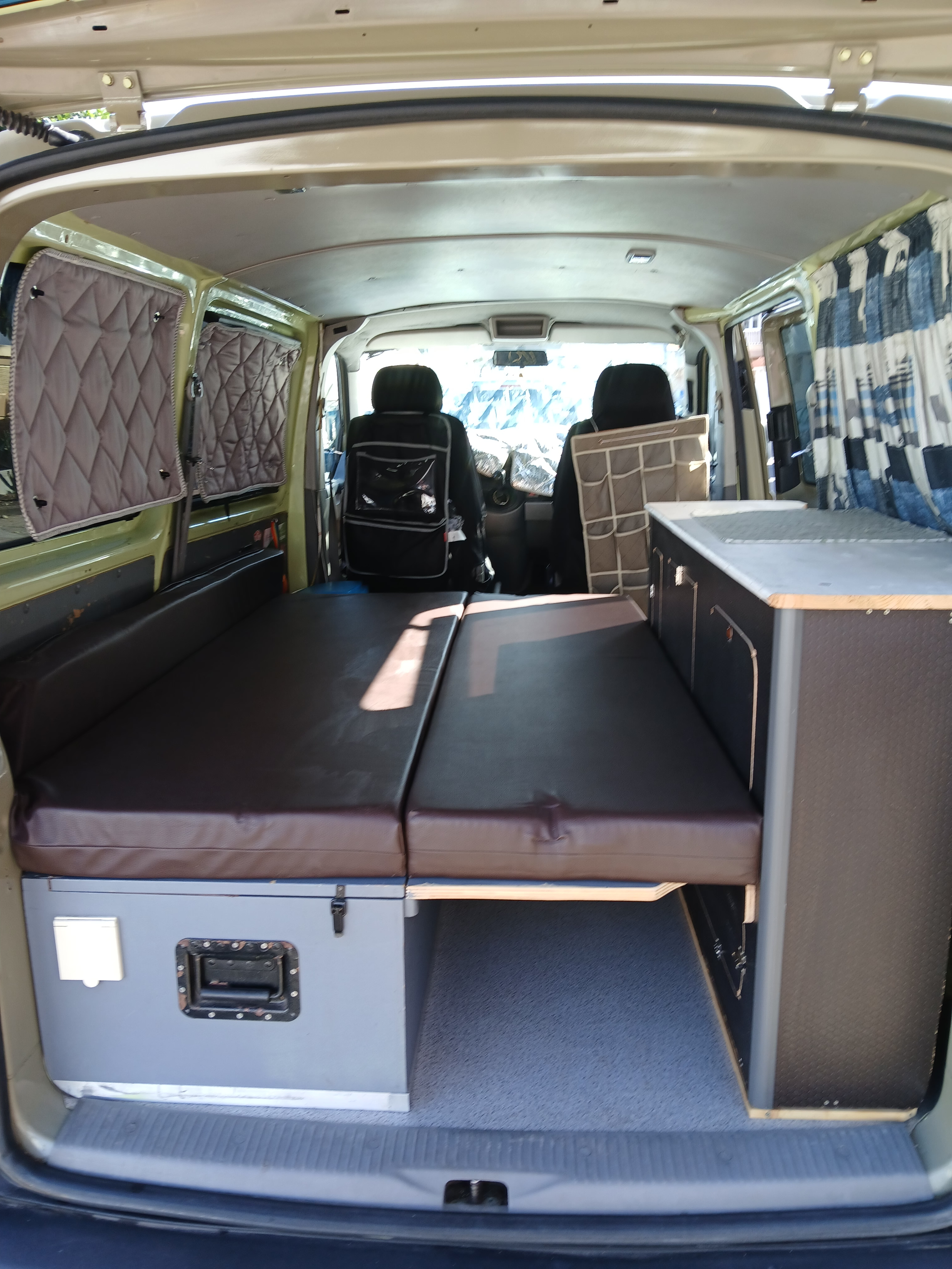 Volkswagen Transporter segunda mano, año de fabricación - 2006, color verde, precio 9800€ | foto-6