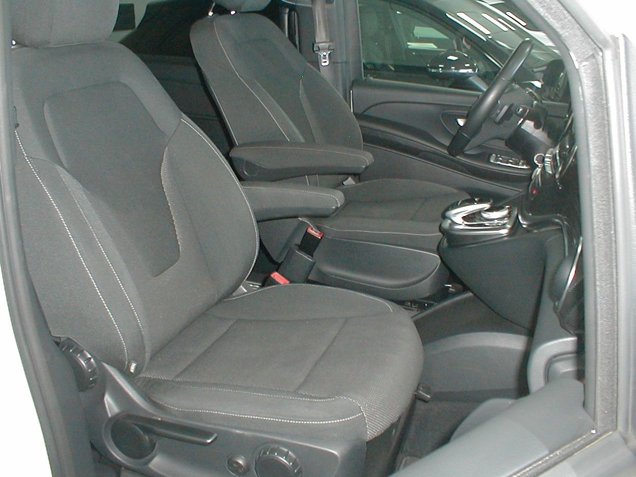 Mercedes-Benz Clase V segunda mano, año de fabricación - 2018, color blanco, precio 45990€ | foto-10