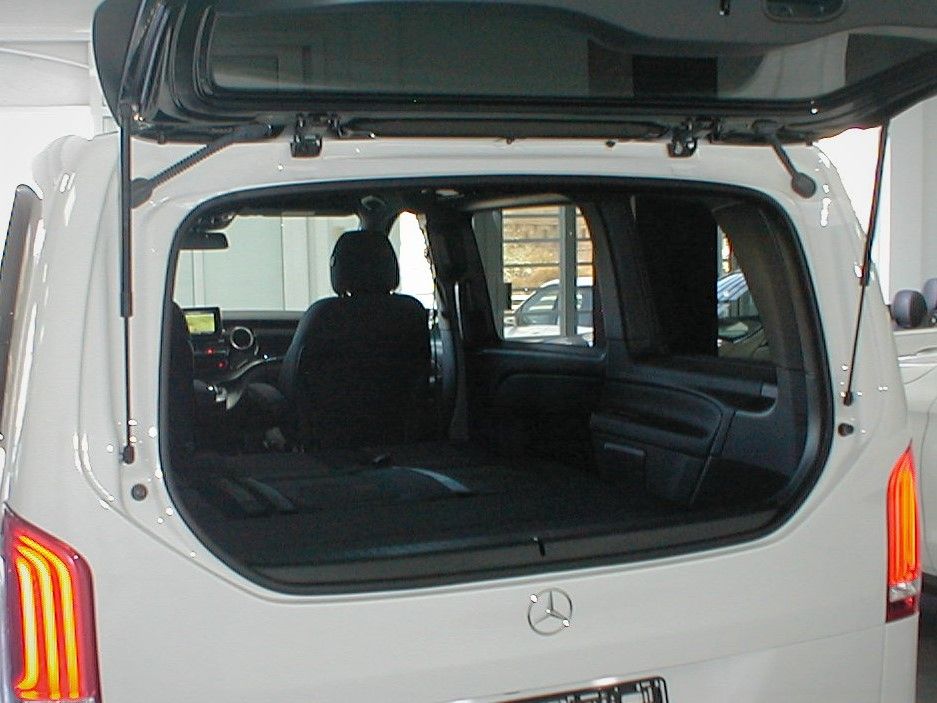 Mercedes-Benz Clase V segunda mano, año de fabricación - 2018, color blanco, precio 45990€ | foto-11