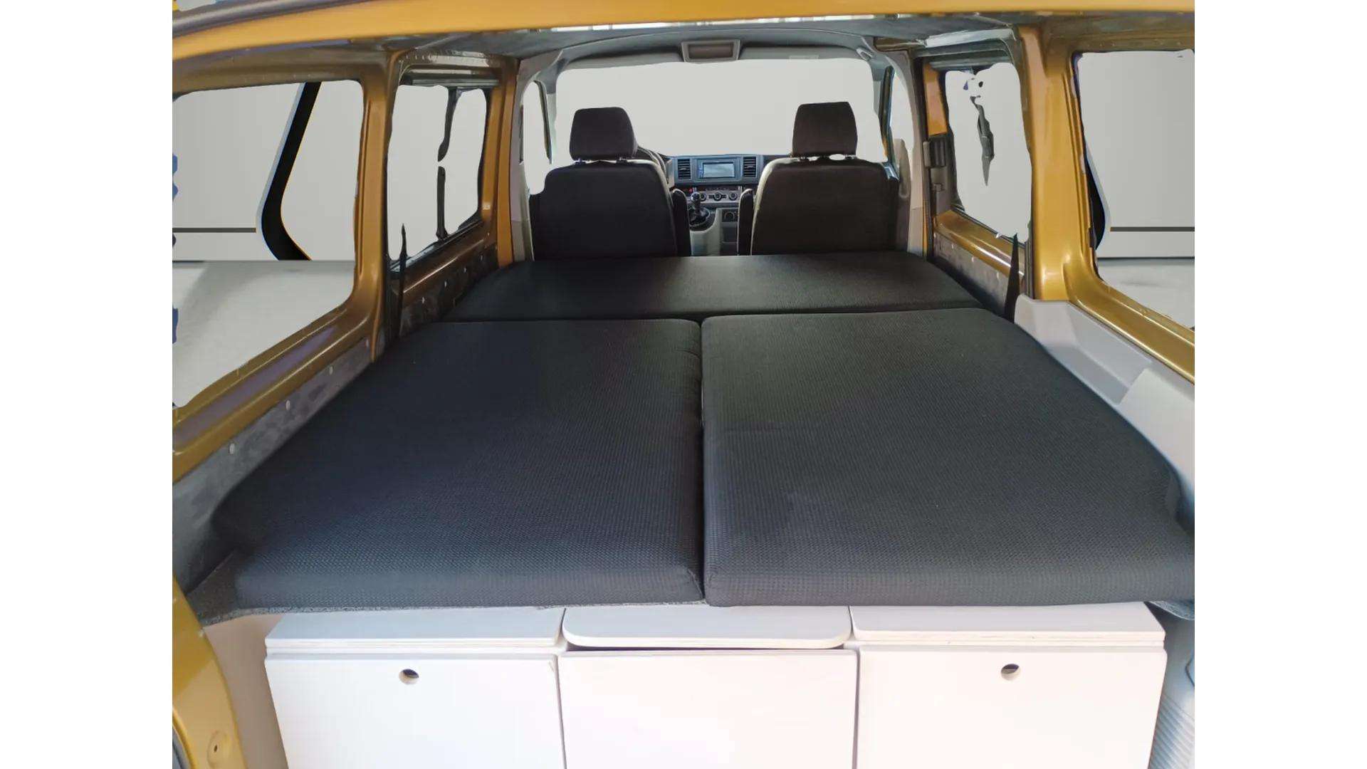 Volkswagen Transporter segunda mano, año de fabricación - 2019, color amarillo, precio 23490€ | foto-9