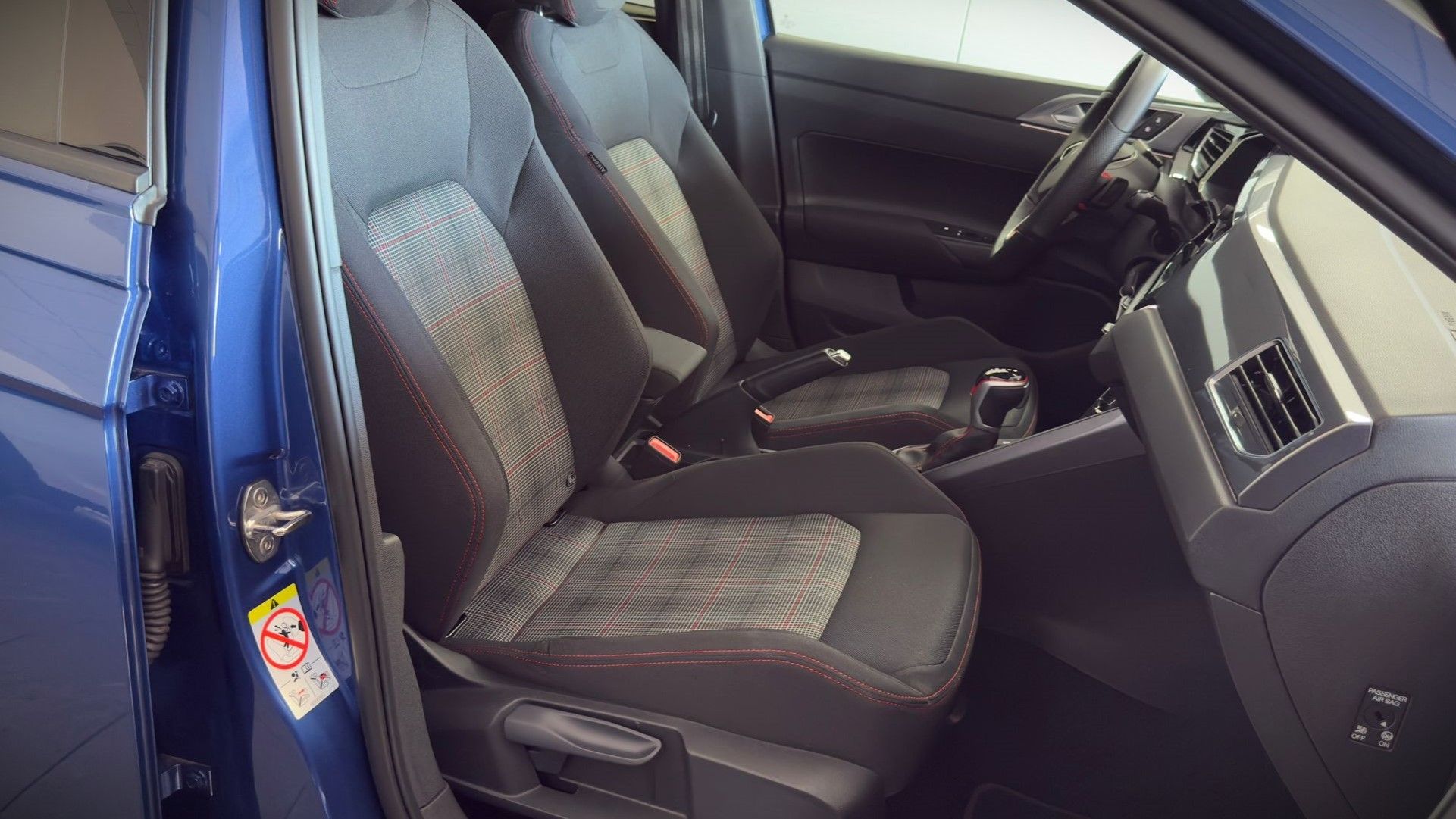 Volkswagen Polo GTI segunda mano, año de fabricación - 2022, color azul, precio 27990€ | foto-6