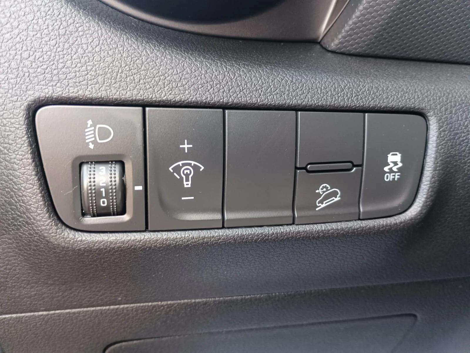 Hyundai Kona segunda mano, año de fabricación - 2021, color gris, precio 15990€ | foto-12