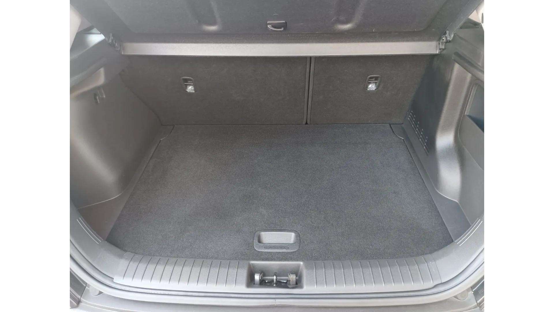 Hyundai Kona segunda mano, año de fabricación - 2021, color gris, precio 15990€ | foto-14