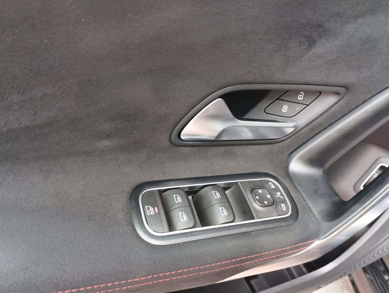 Mercedes-Benz Clase A AMG segunda mano, año de fabricación - 2020, color negro, precio 23990€ | foto-10