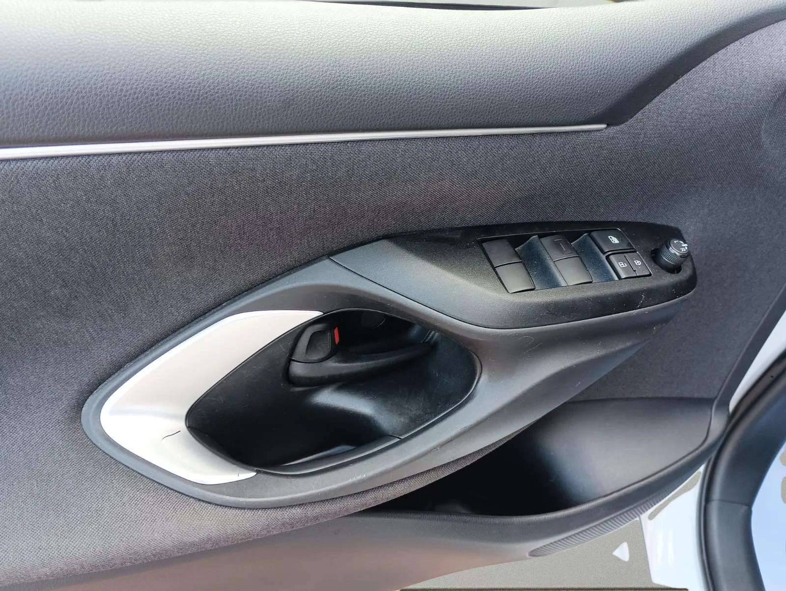 Toyota Yaris segunda mano, año de fabricación - 2022, color blanco, precio 15490€ | foto-13