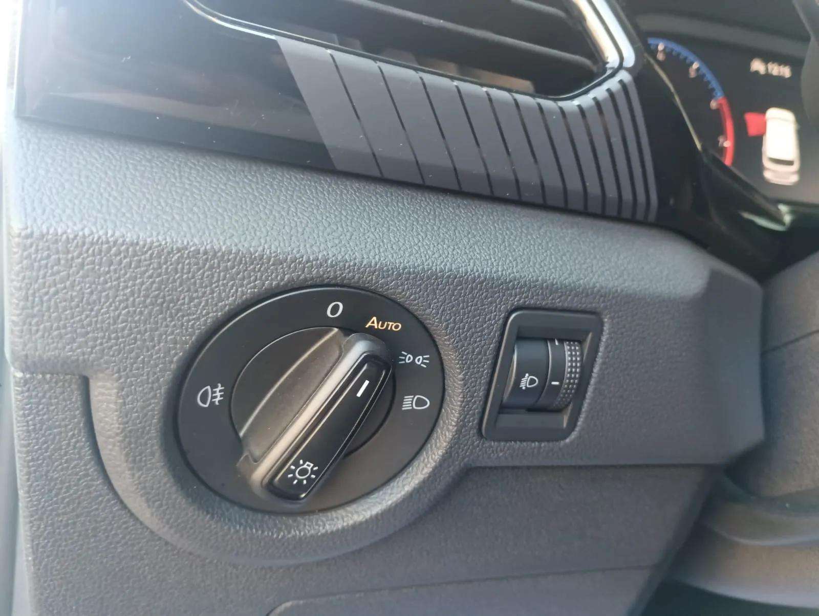 Volkswagen T-Cross segunda mano, año de fabricación - 2022, color blanco, precio 17990€ | foto-15