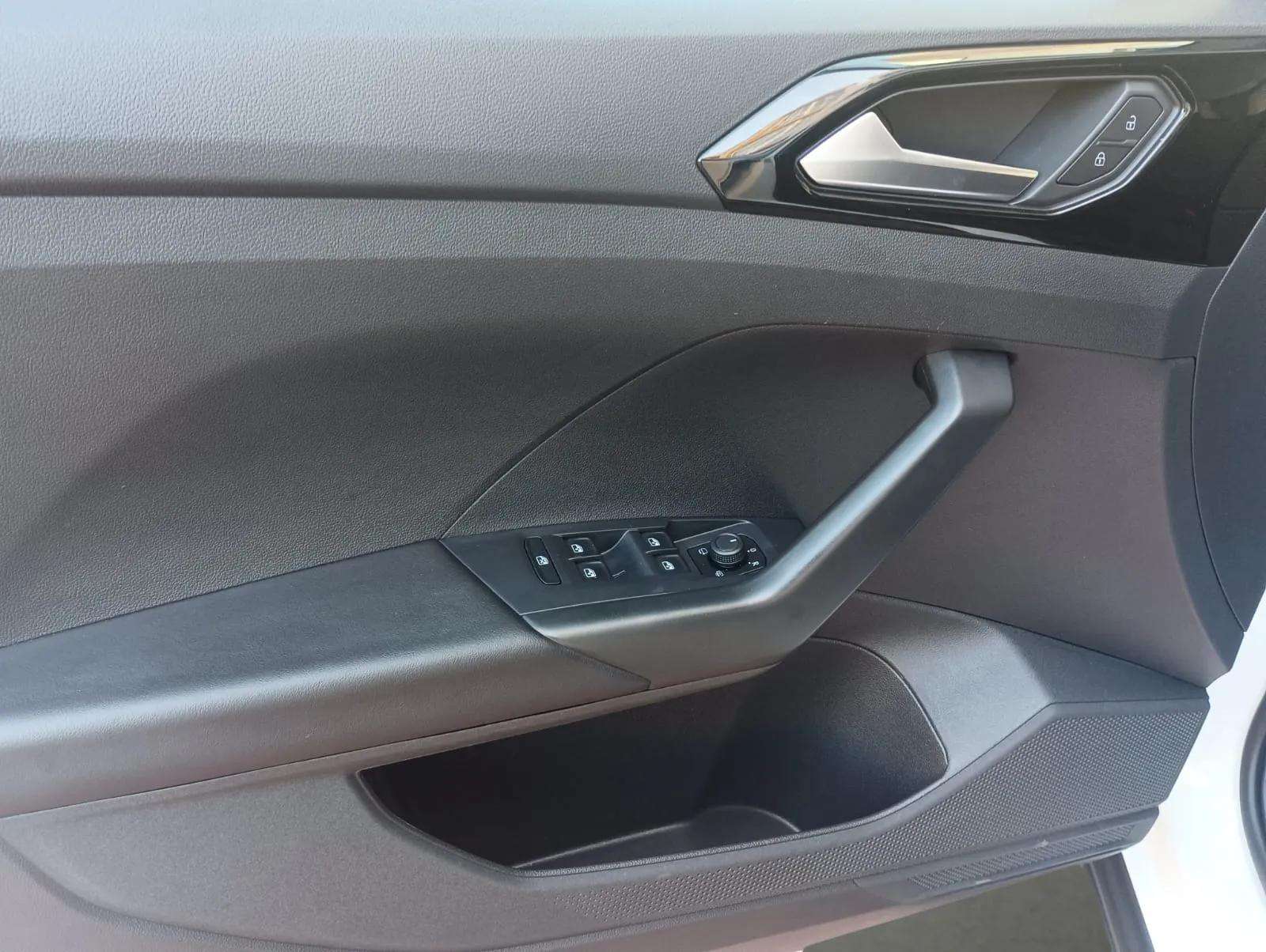 Volkswagen T-Cross segunda mano, año de fabricación - 2022, color blanco, precio 17990€ | foto-17