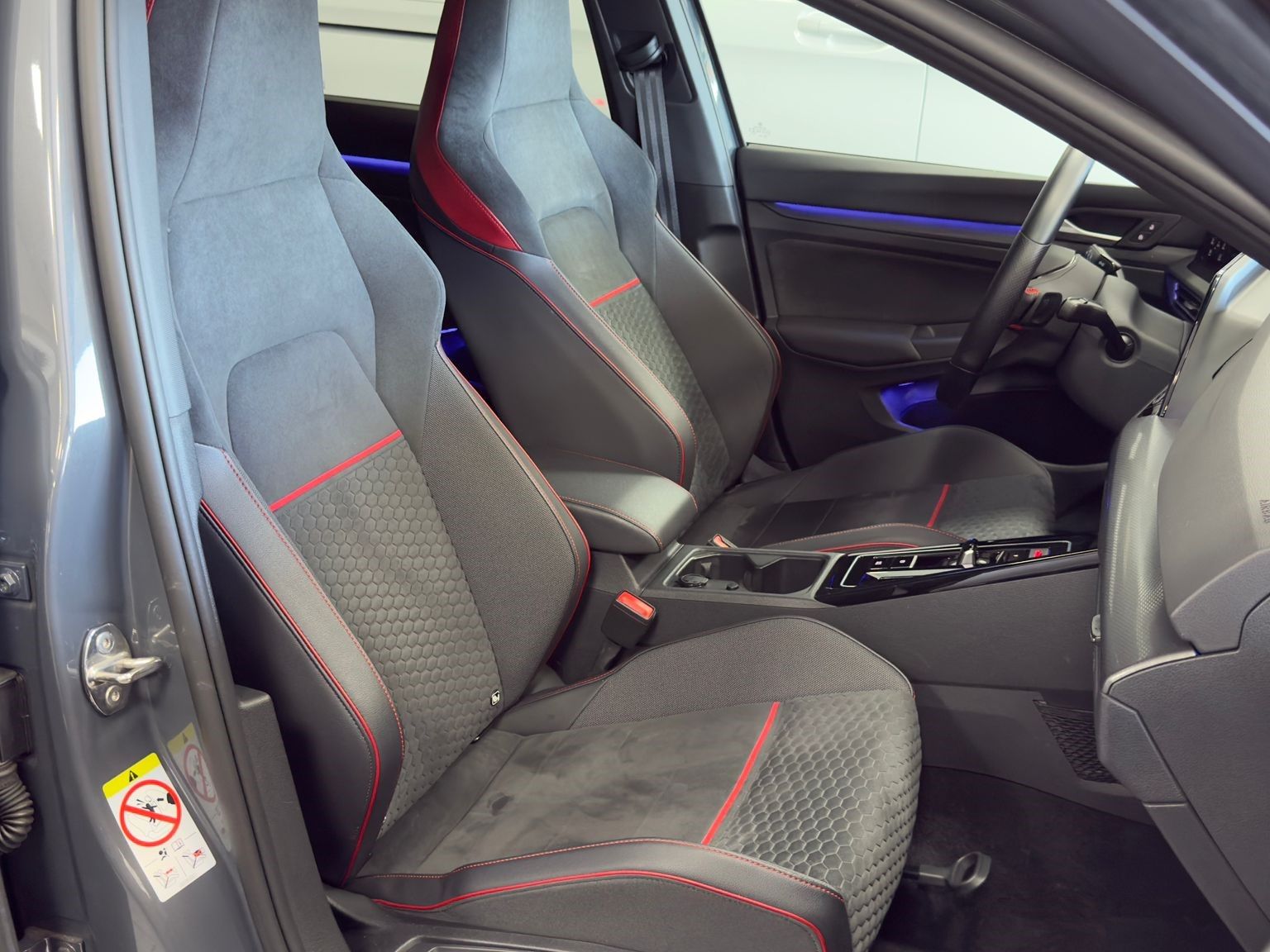 Volkswagen Golf GTI segunda mano, año de fabricación - 2022, color gris, precio 39990€ | foto-6