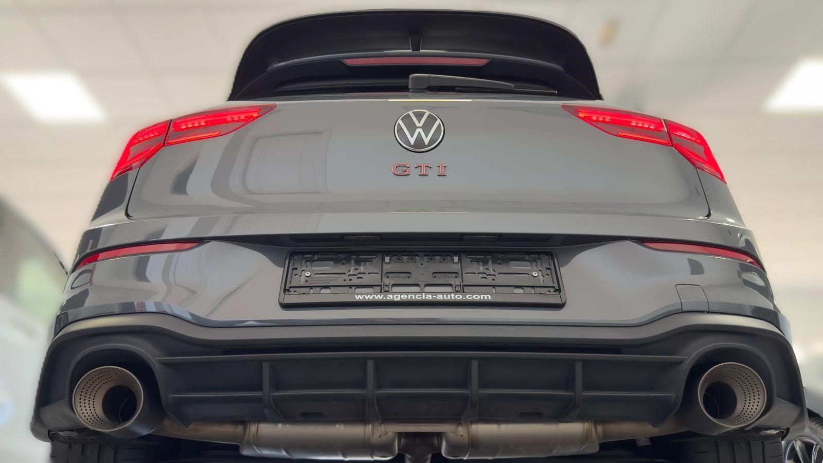 Volkswagen Golf GTI segunda mano, año de fabricación - 2022, color gris, precio 39990€ | foto-11